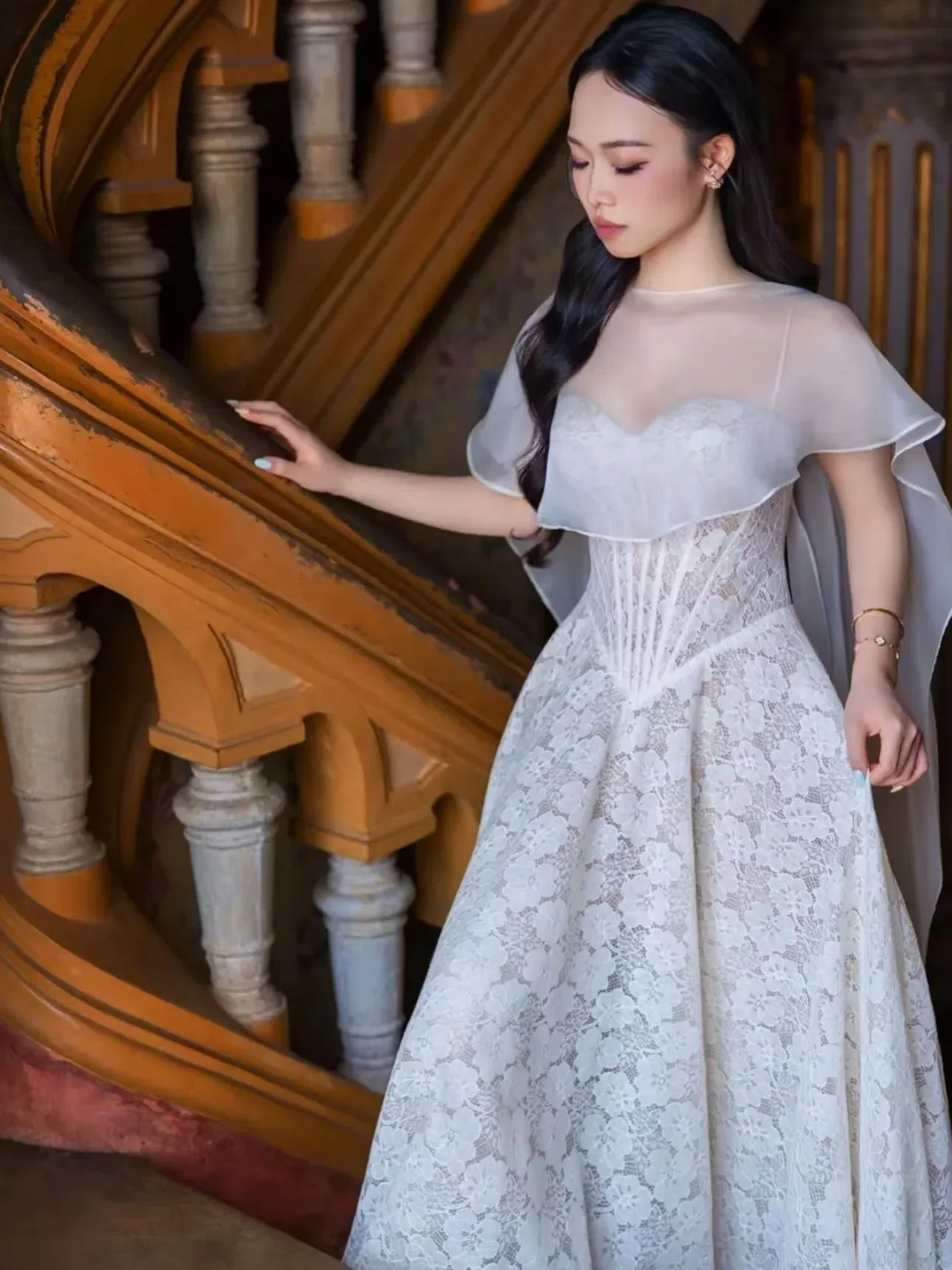 SOVINTAGE HOUSE V358 OLIANA Đầm ren tay dài & V341 CELINA Đầm ren kèm khoác 4