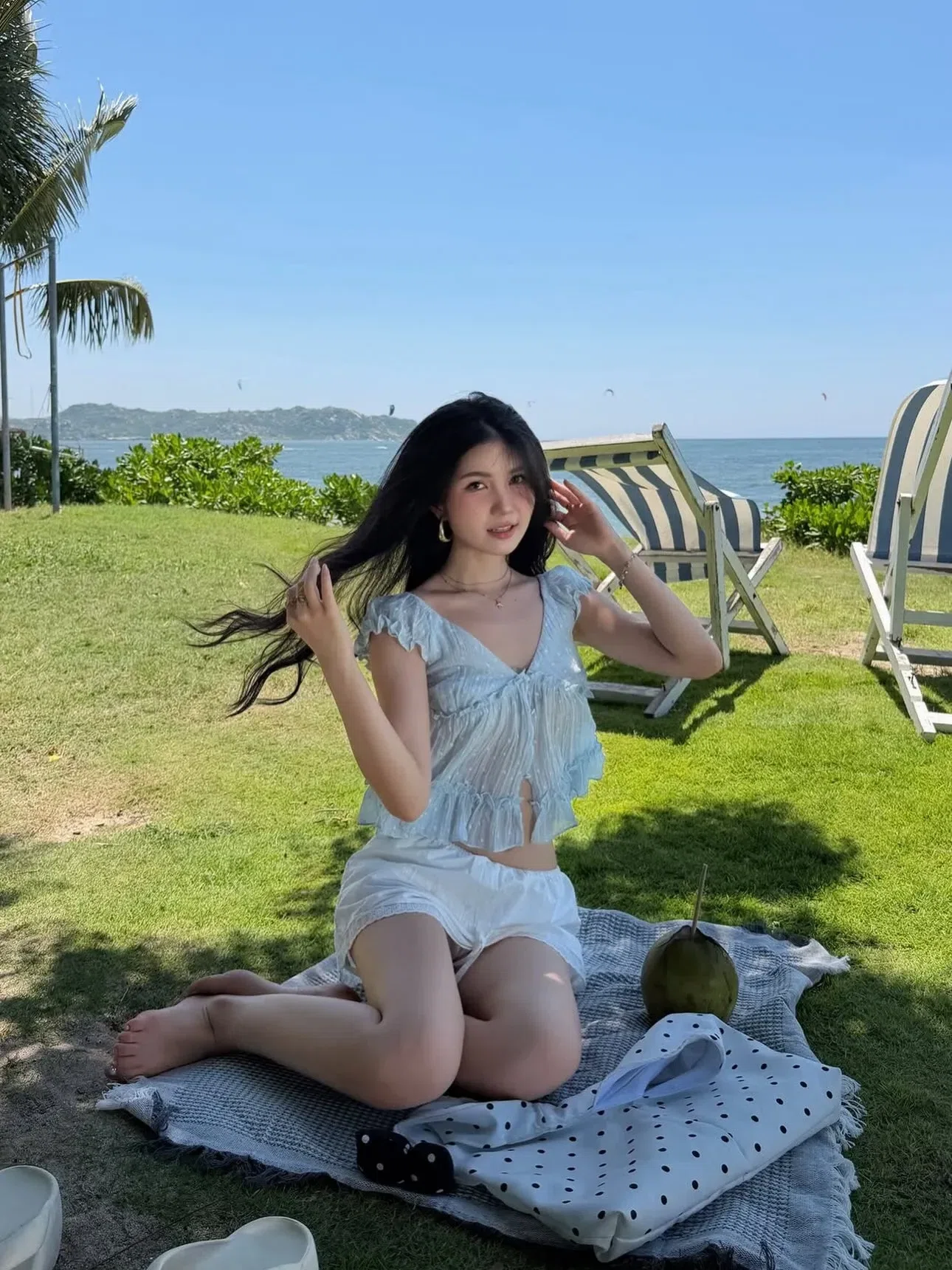Đồ hè năm nay xinh lắm ạ💐🌷
__________________________
𝐌𝐚̂̃𝐮 𝐭𝐡𝐮𝐞̂: 𝟑𝟓 3