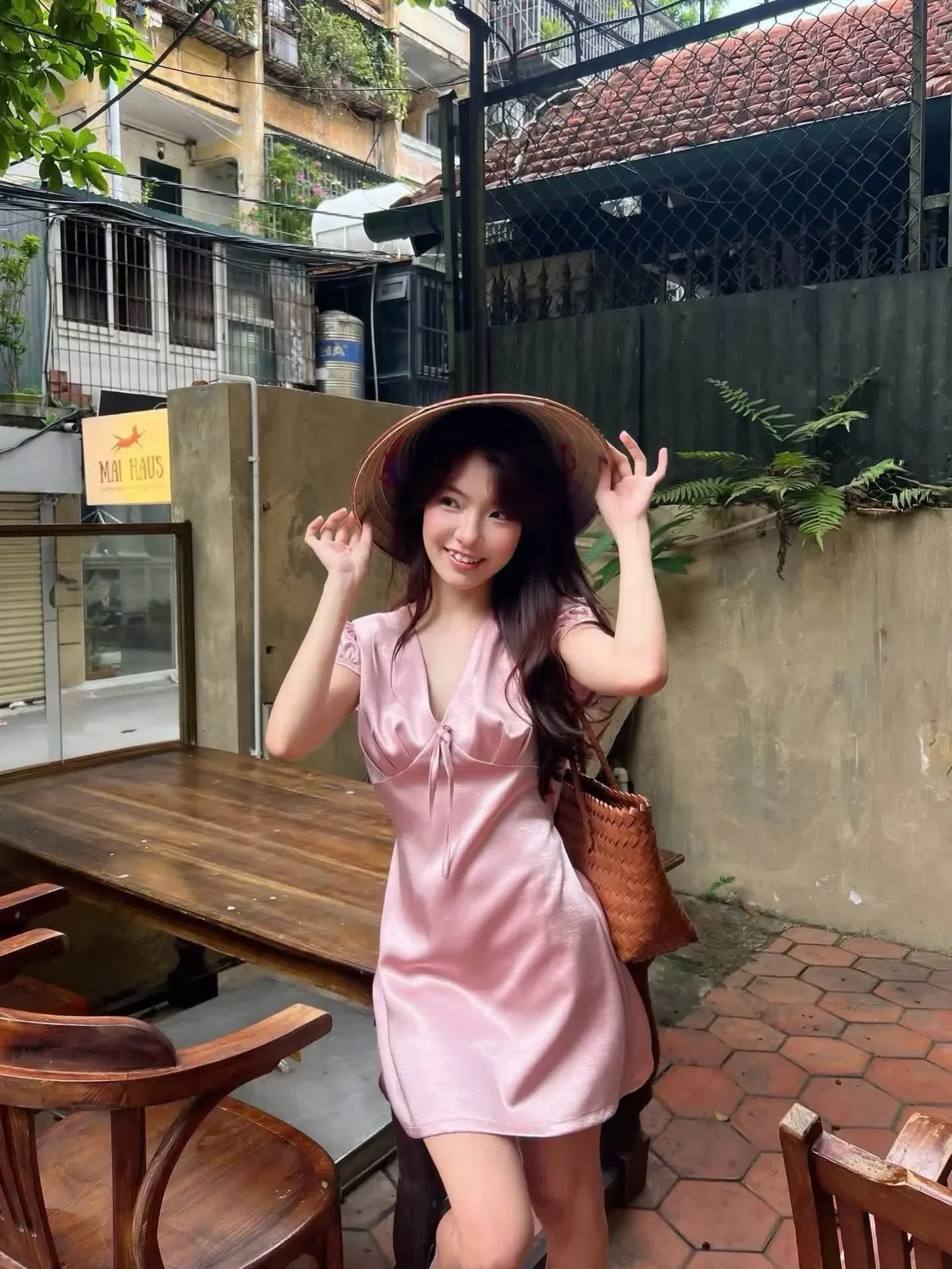 Đồ hè năm nay xinh lắm ạ💐🌷
__________________________
𝐌𝐚̂̃𝐮 𝐭𝐡𝐮𝐞̂: 𝟑𝟓 4