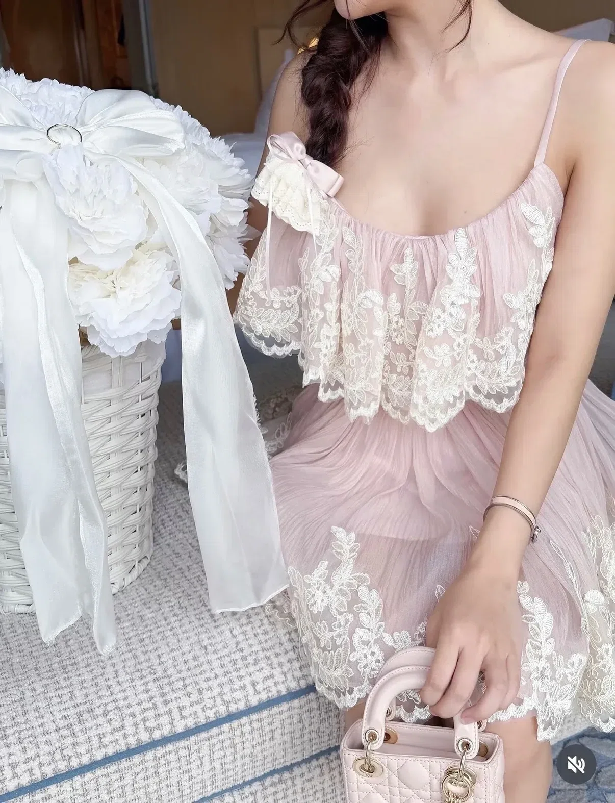Betty Club Ophelia Dress màu hồng - size 1 fit <60kg 8