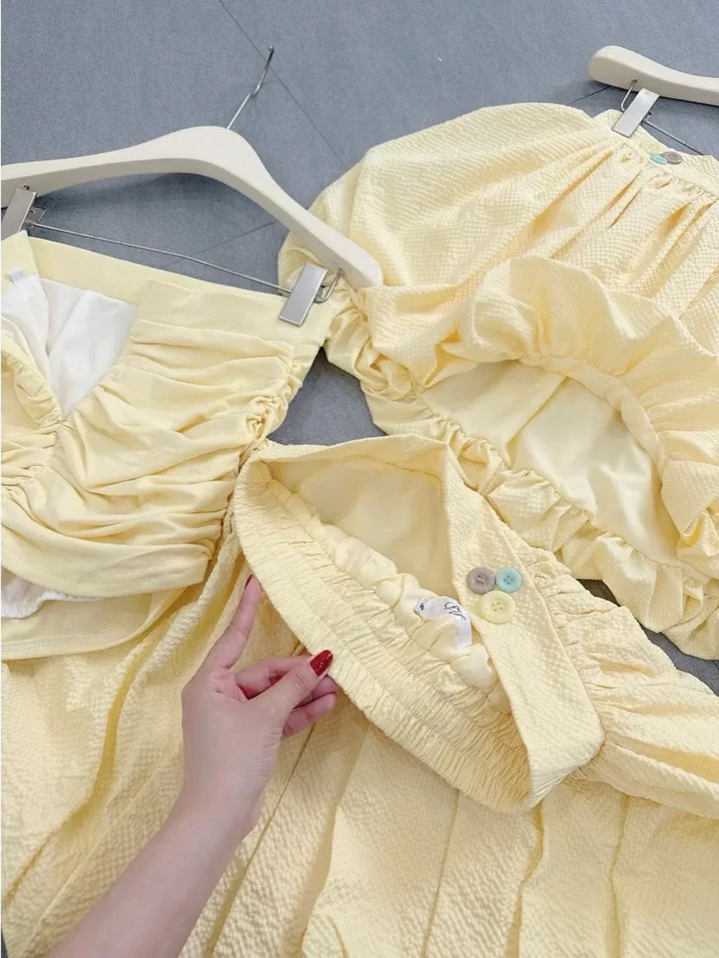V652 Set vàng áo xốp bí 11