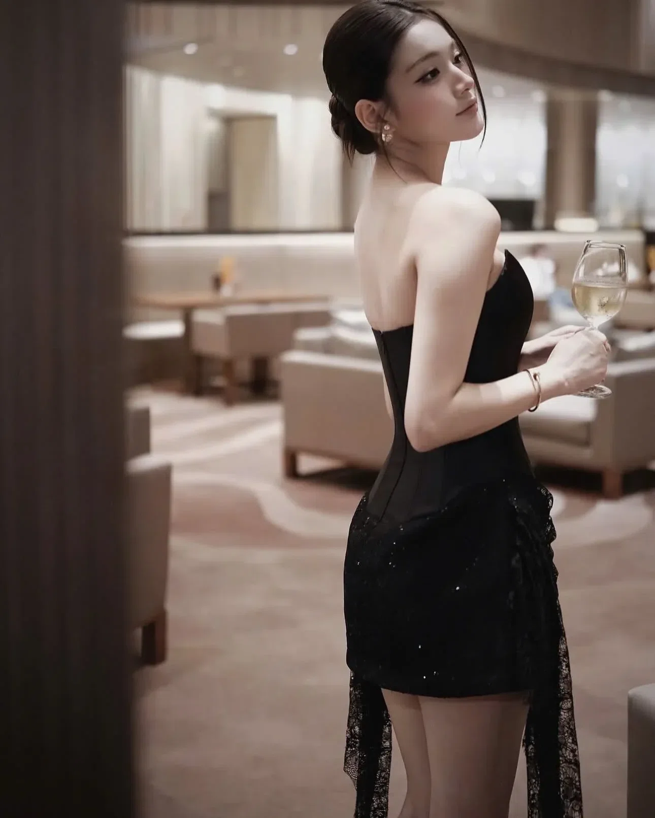 Áo choàng ren nhũ x Váy corset tà ren nhũ 3