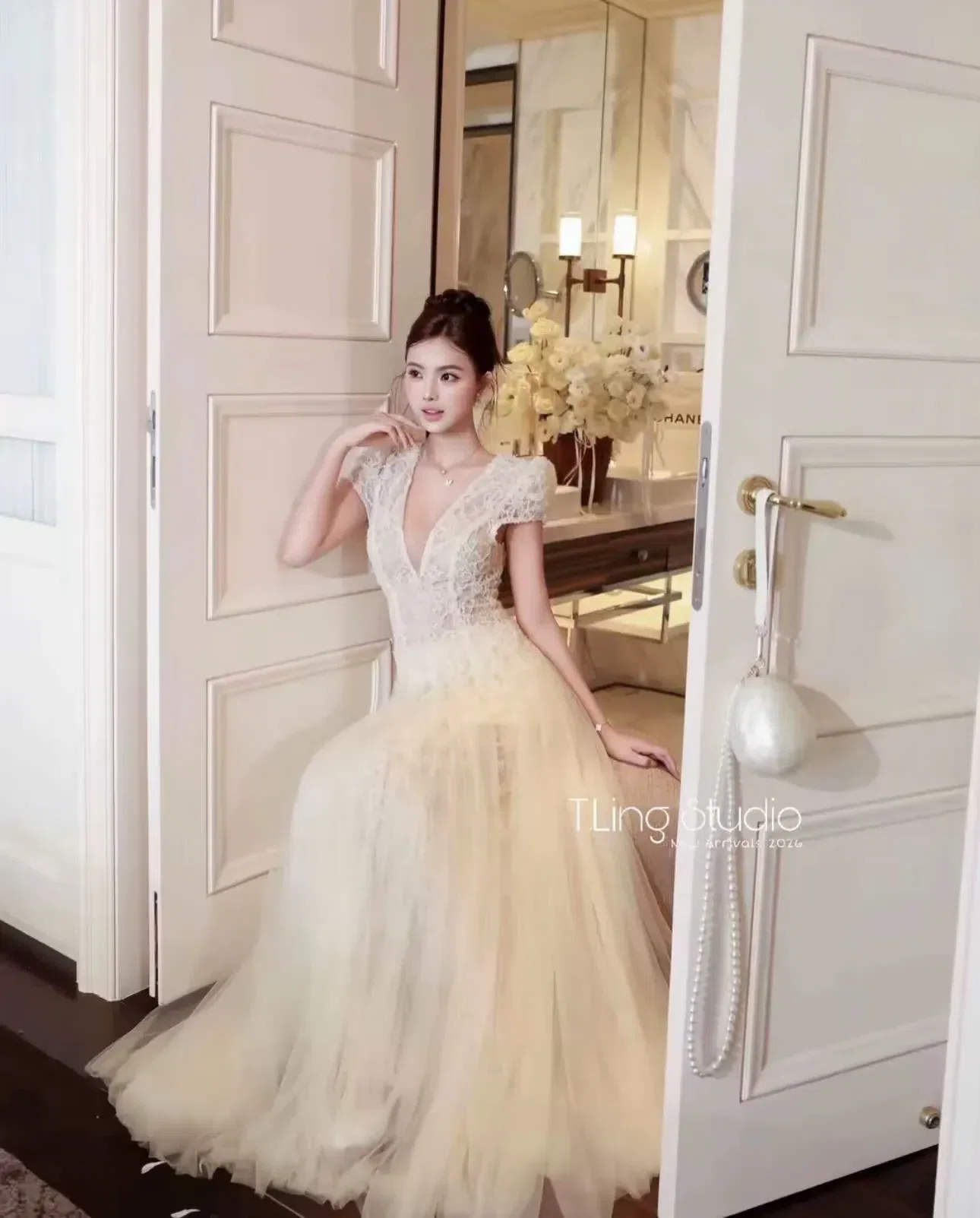 Váy dài ren cổ V tay ngắn 2
