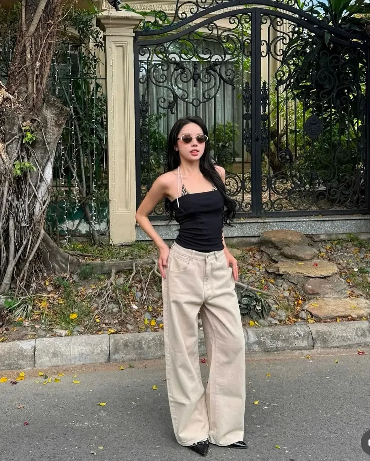 Chiếc quần be dễ phối đồ quá tr💛 4