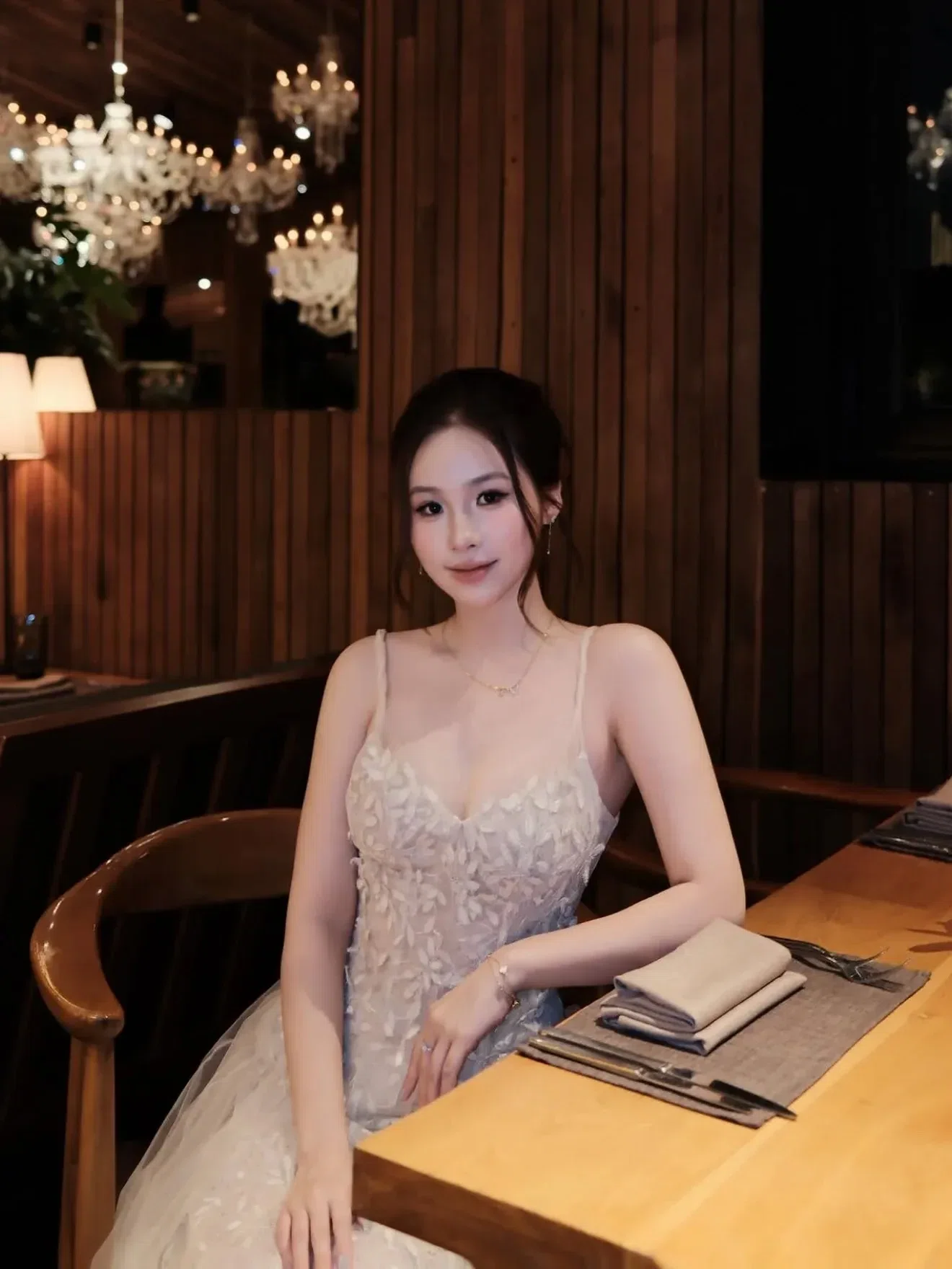 Đầm ren đắp dáng dài DK0025 9