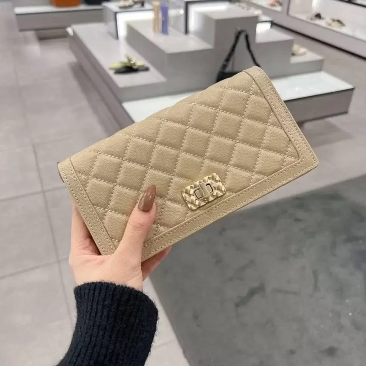 Túi to: 50k/ngày ( thêm ngày + 5k) 7