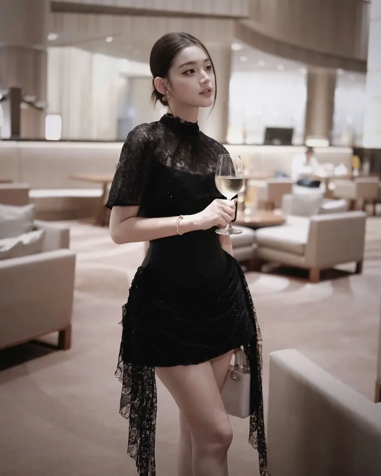 Áo choàng ren nhũ x Váy corset tà ren nhũ 4