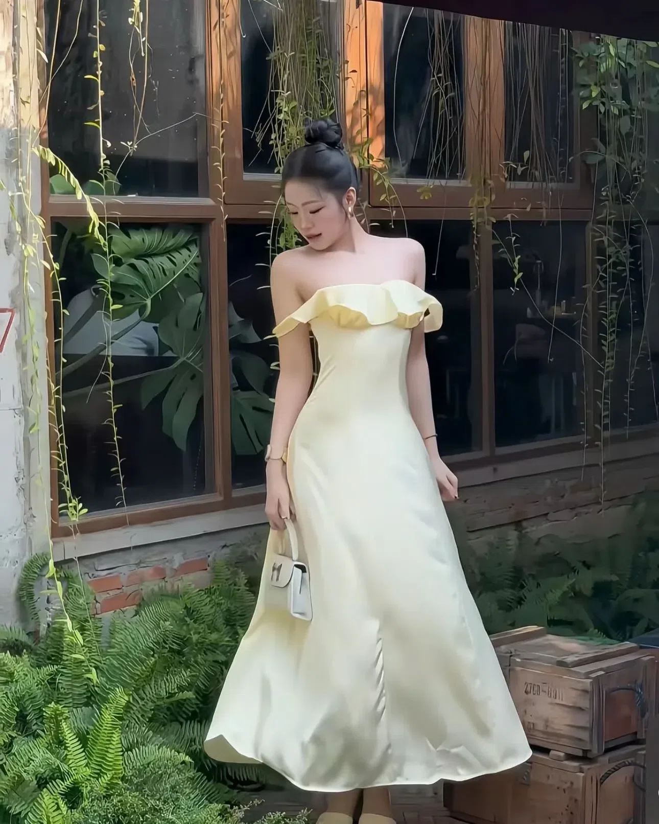 Váy lụa dài tay trễ bèo 4