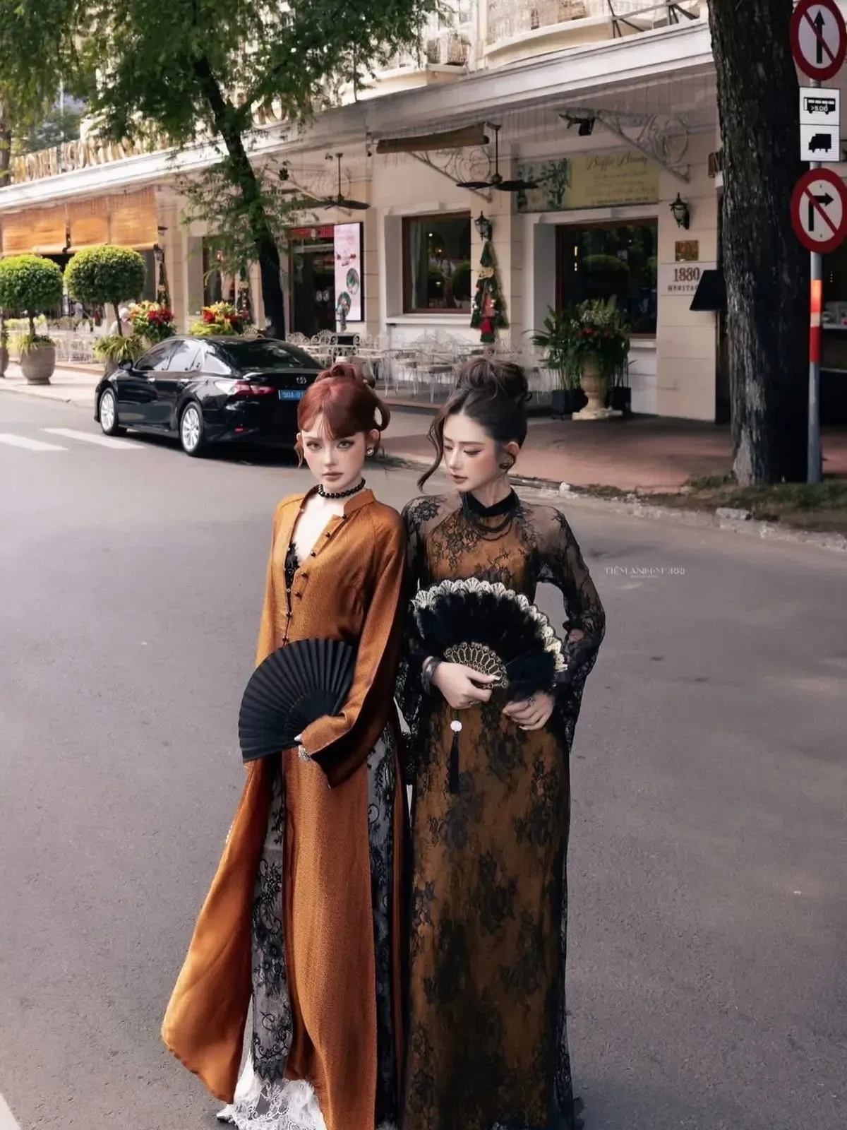 Set bên trái: Brand: Thiên Hoa Ngọc Diệp, Set bên phải: Brand: Ngọc nghiên 6