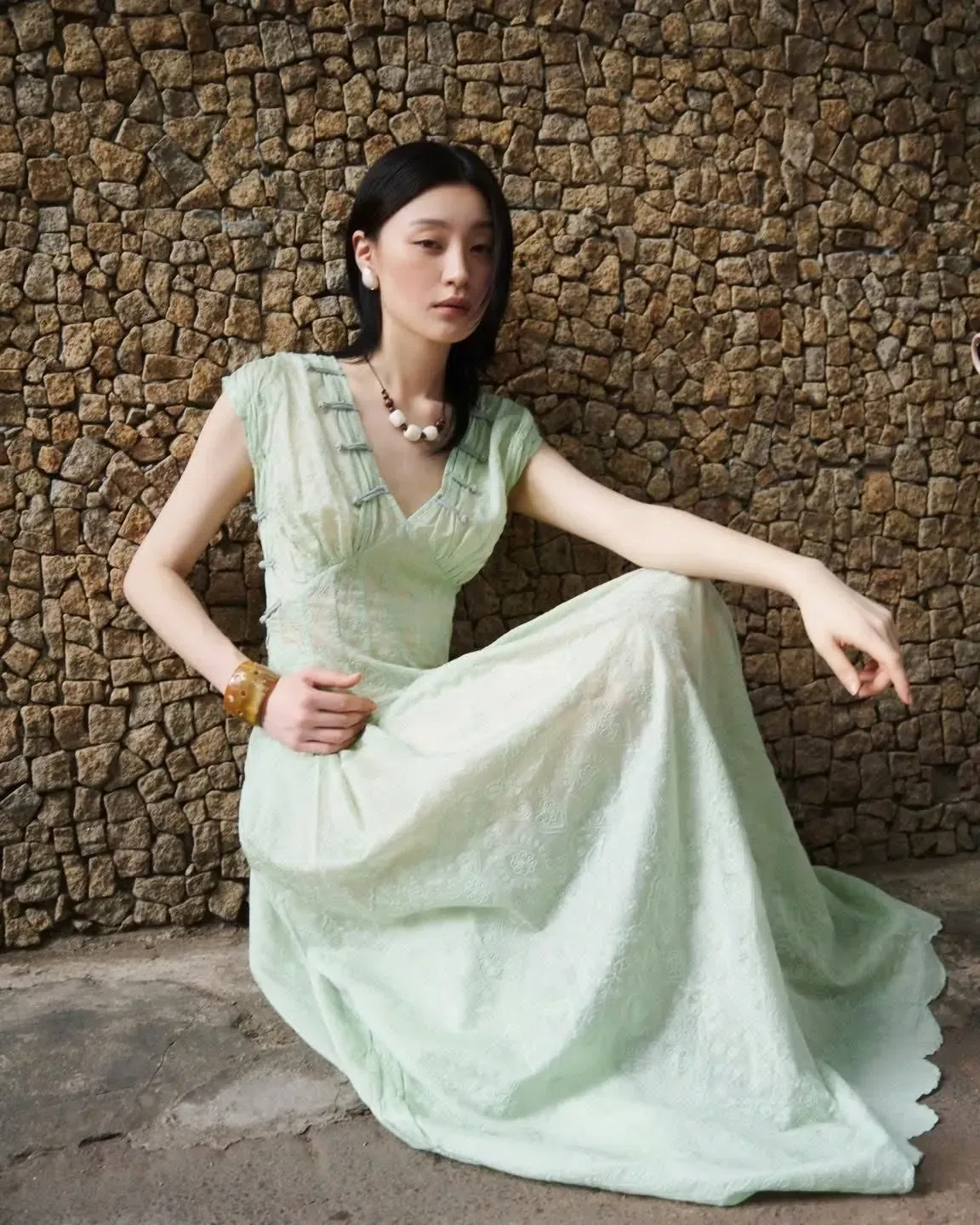 Đầm Thi - size L (xanh lá L, kem M L) 1