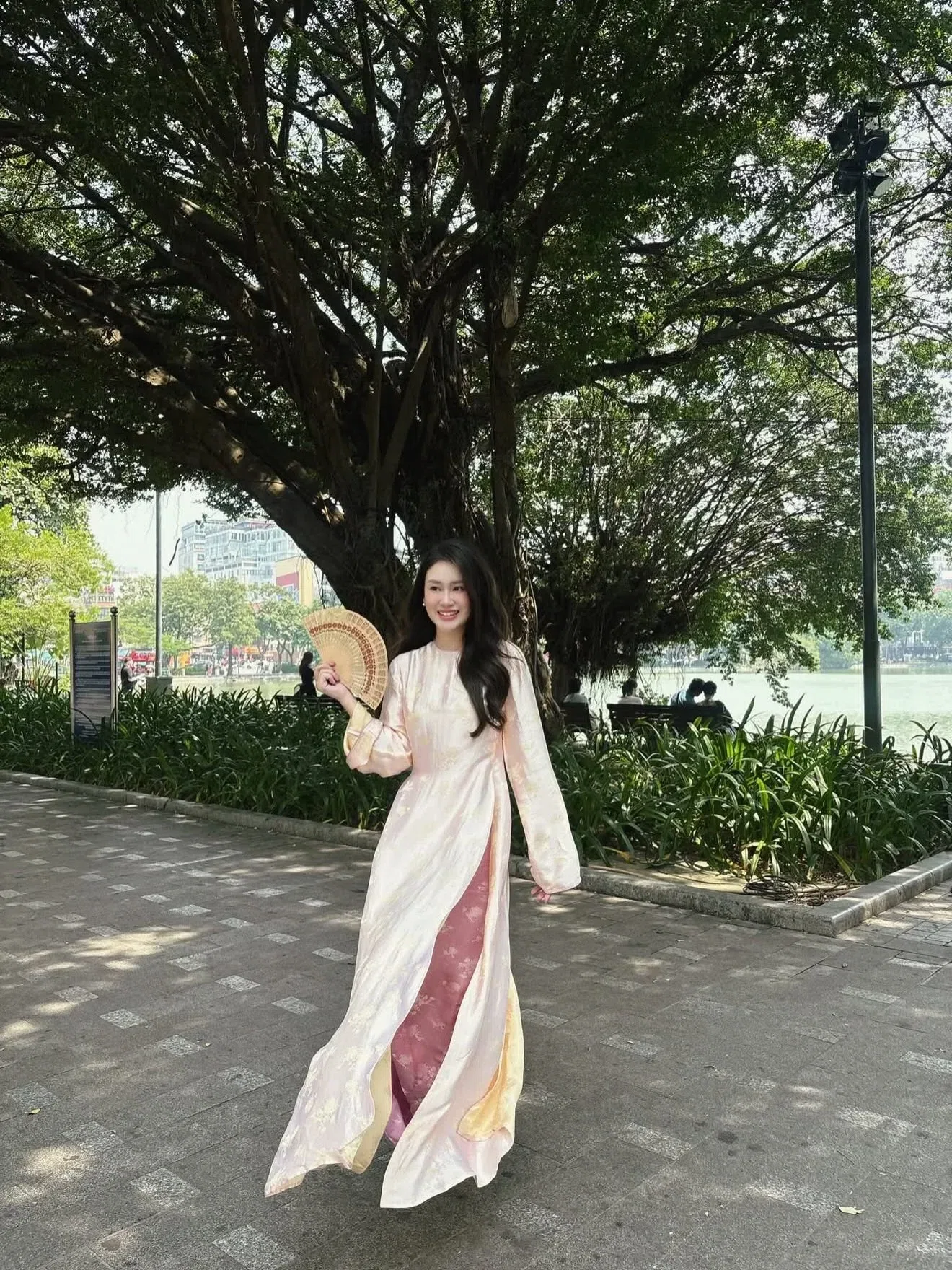 Cam kết váy chính hãng 2