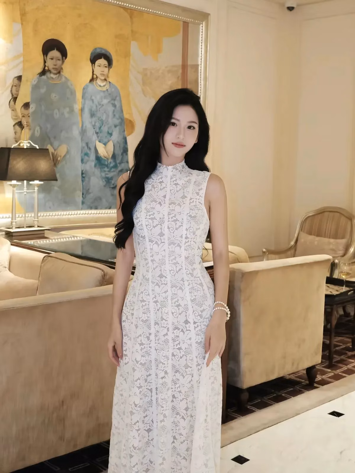V260 Louise Lace Dress 2