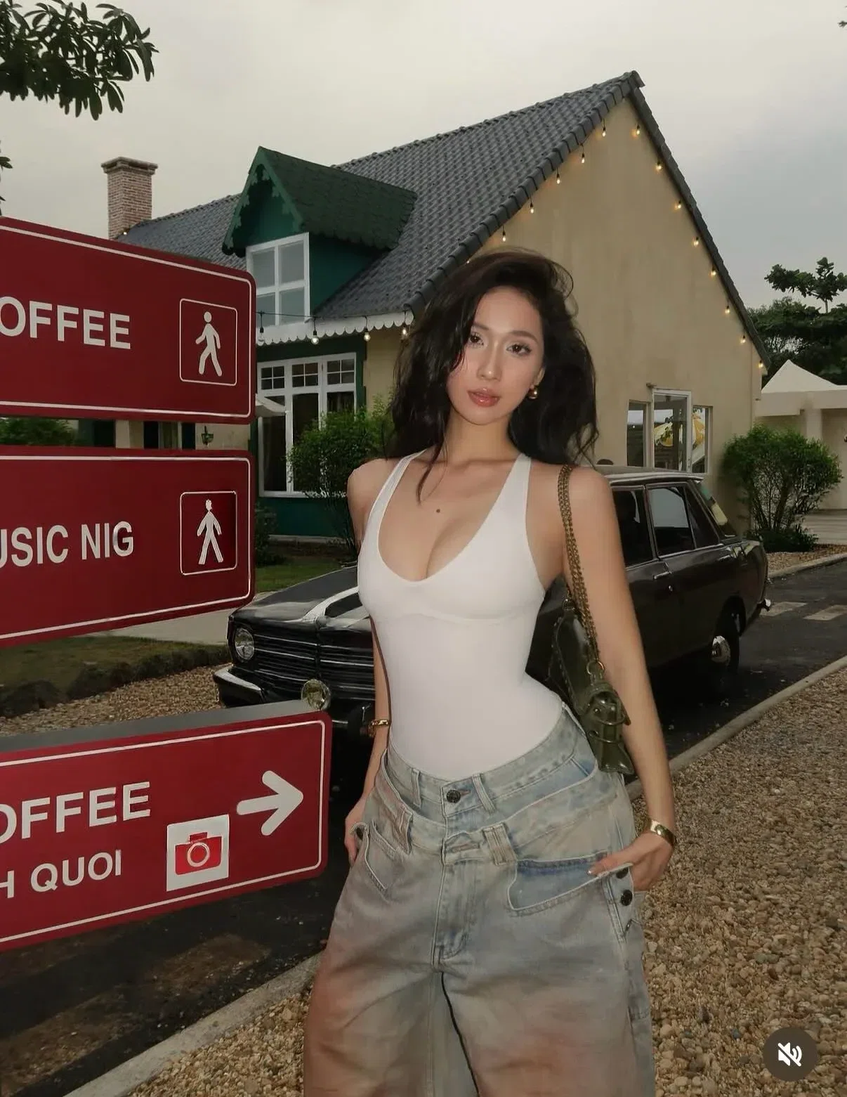 Bodysuit định hình eo ngực có thể mix cùng jeans hoặc mặc làm đồ bơi 🐋 4