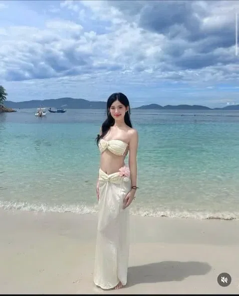 Roselia Dress Rental 3
