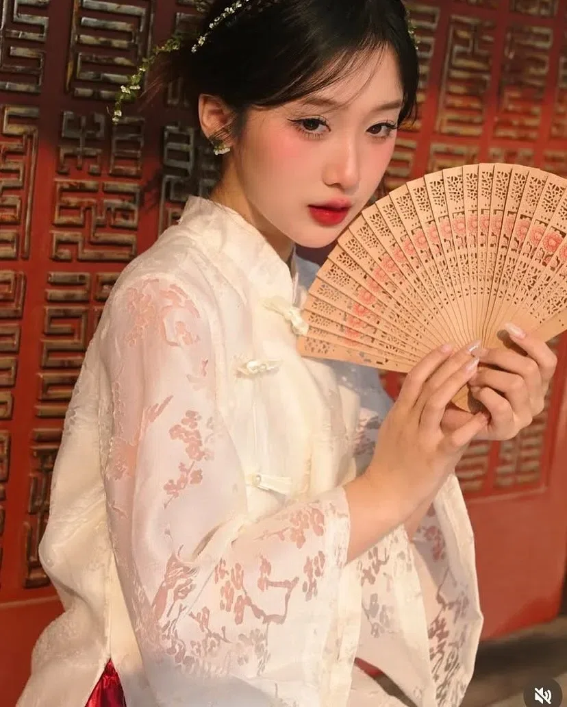 65/1ngày ( quần trắng ) 3