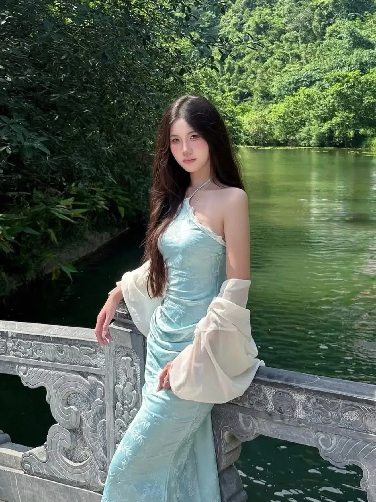 Đồ hè năm nay xinh lắm ạ💐🌷
__________________________
𝐌𝐚̂̃𝐮 𝐭𝐡𝐮𝐞̂: 𝟑𝟓 2