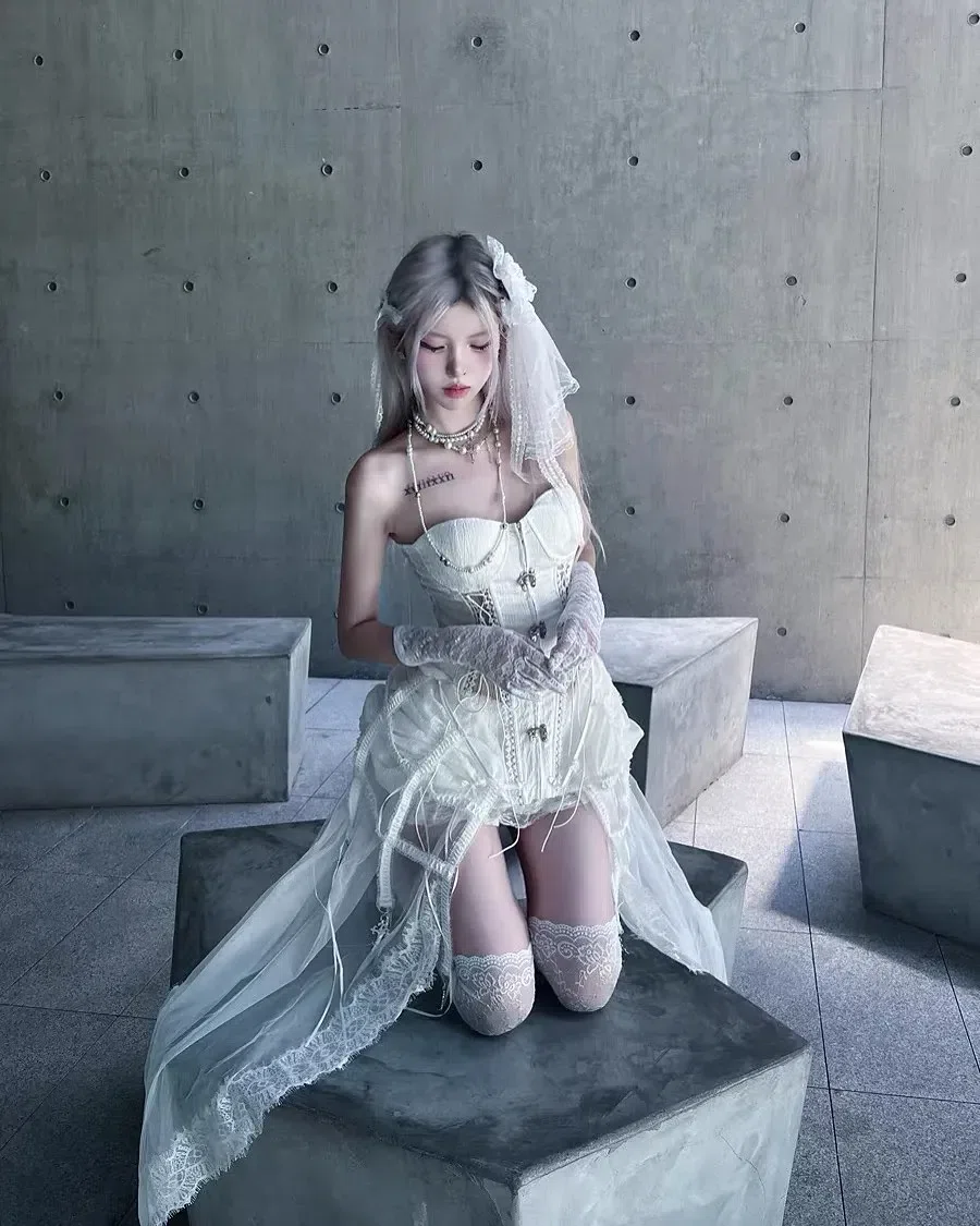 Set White Alice Set 005 1