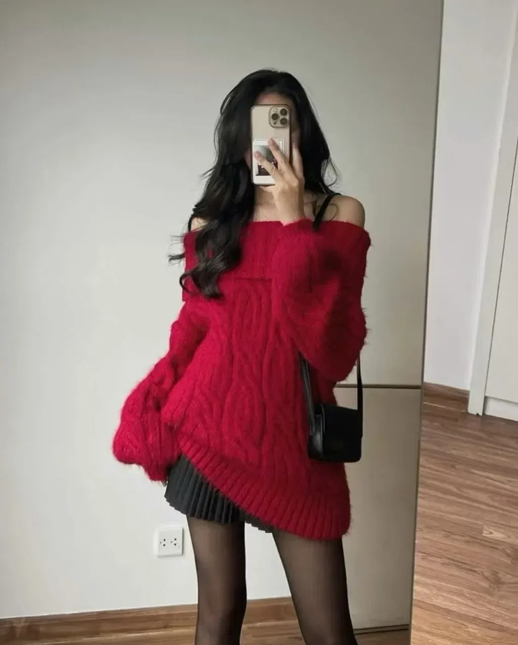 Diện đồ đỏ đón tết thui cả nhà 5