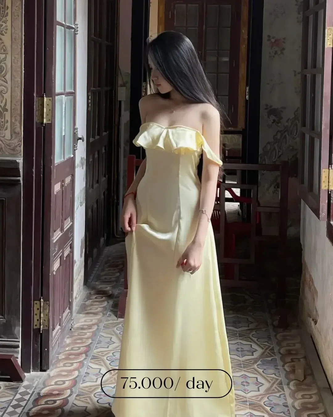 Váy lụa dài tay trễ bèo 1