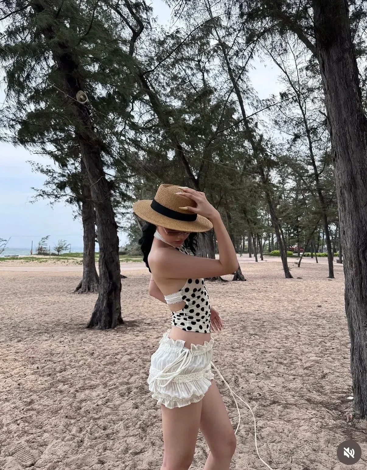 Đầm Dot Top x Ocean Skirts - size M co giãn 8