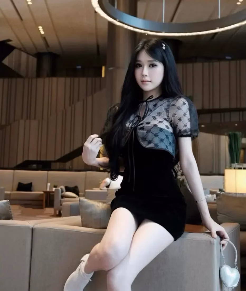 SET VÁY NHUNG BODY KÈM CDG 4