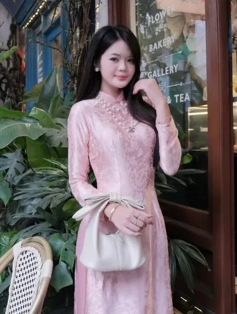 U mê form áo dài truyền thống 4