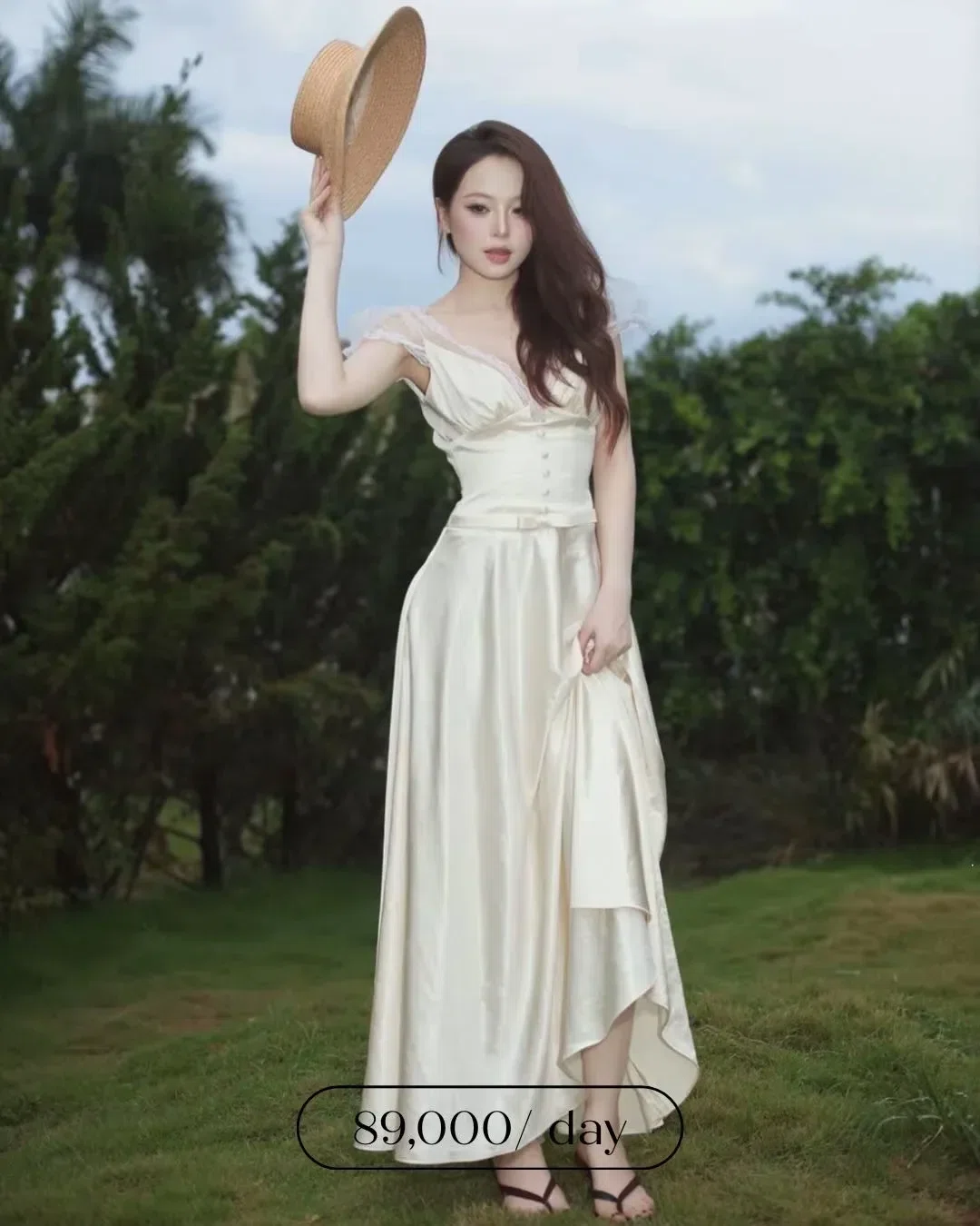 Váy lụa dài ngọc trai phối tay ren 1