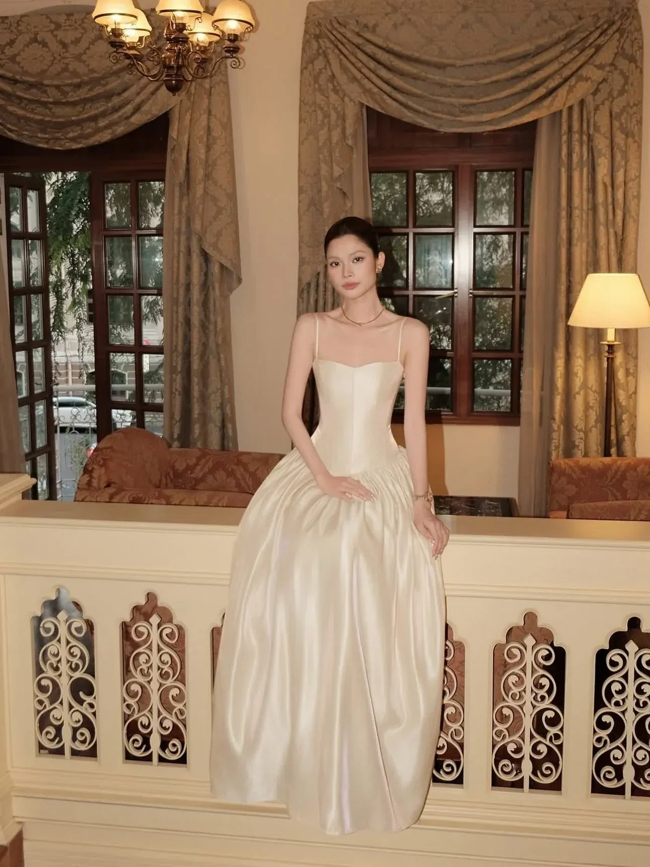 V613 Charlie Dress KEM ĐẬM 2