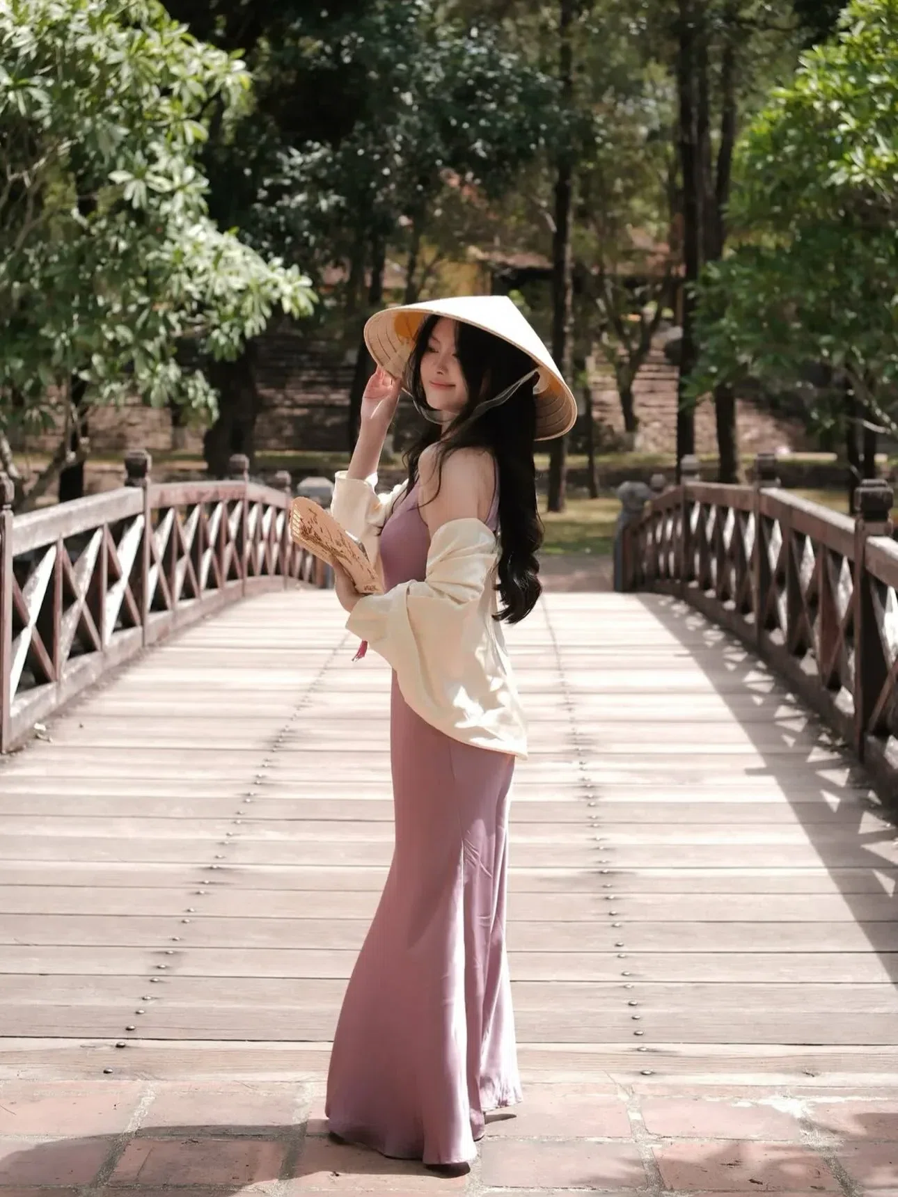 V310 Váy lụa cổ yếm viền size S 4