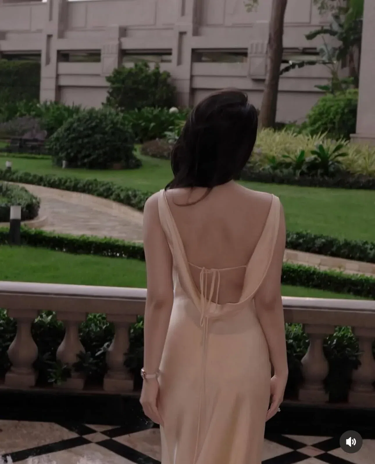 Váy lụa dressensilk chỉ 120k/ngày 24h ạ 5