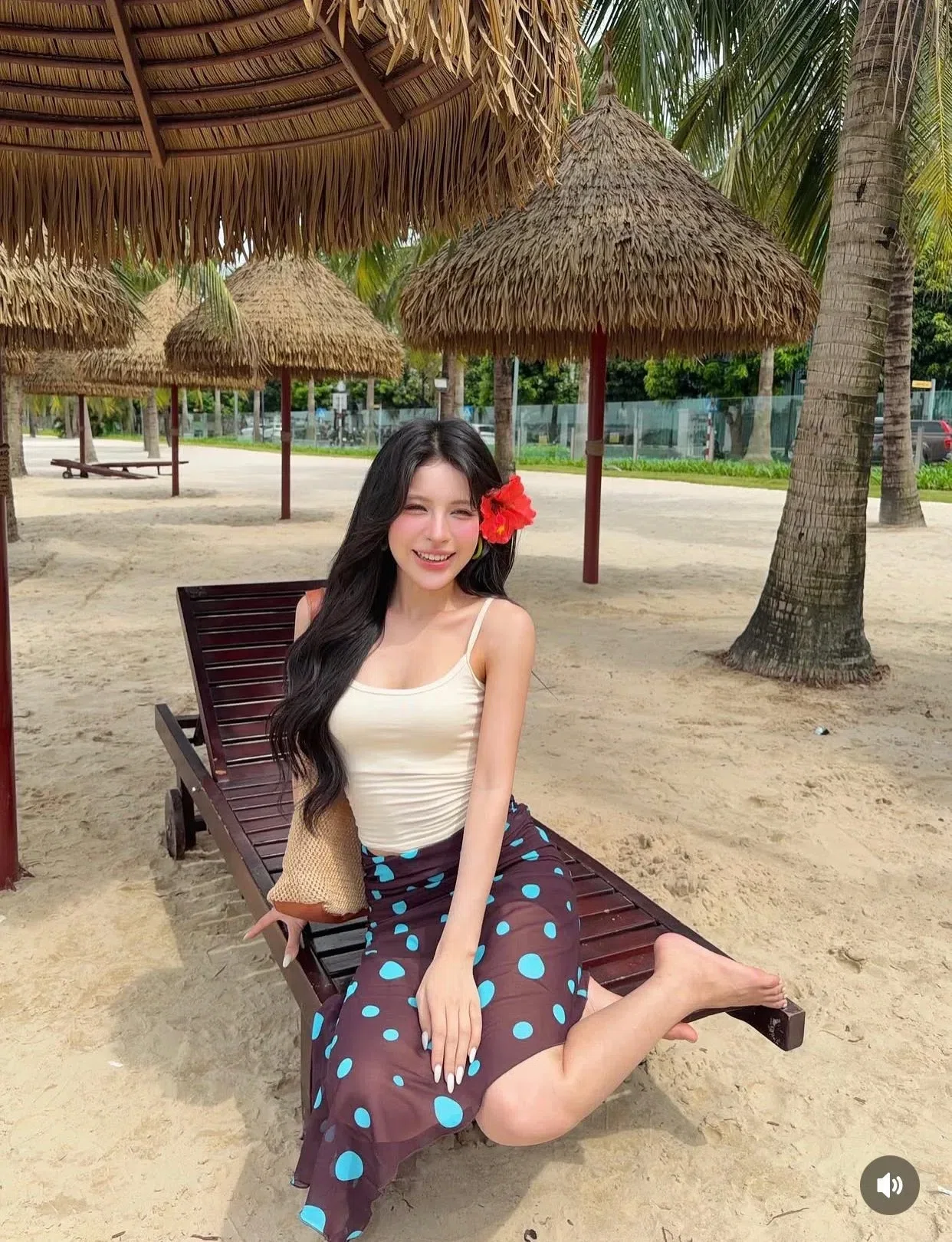 SET CHẤM BI ÁO VÀNG 2