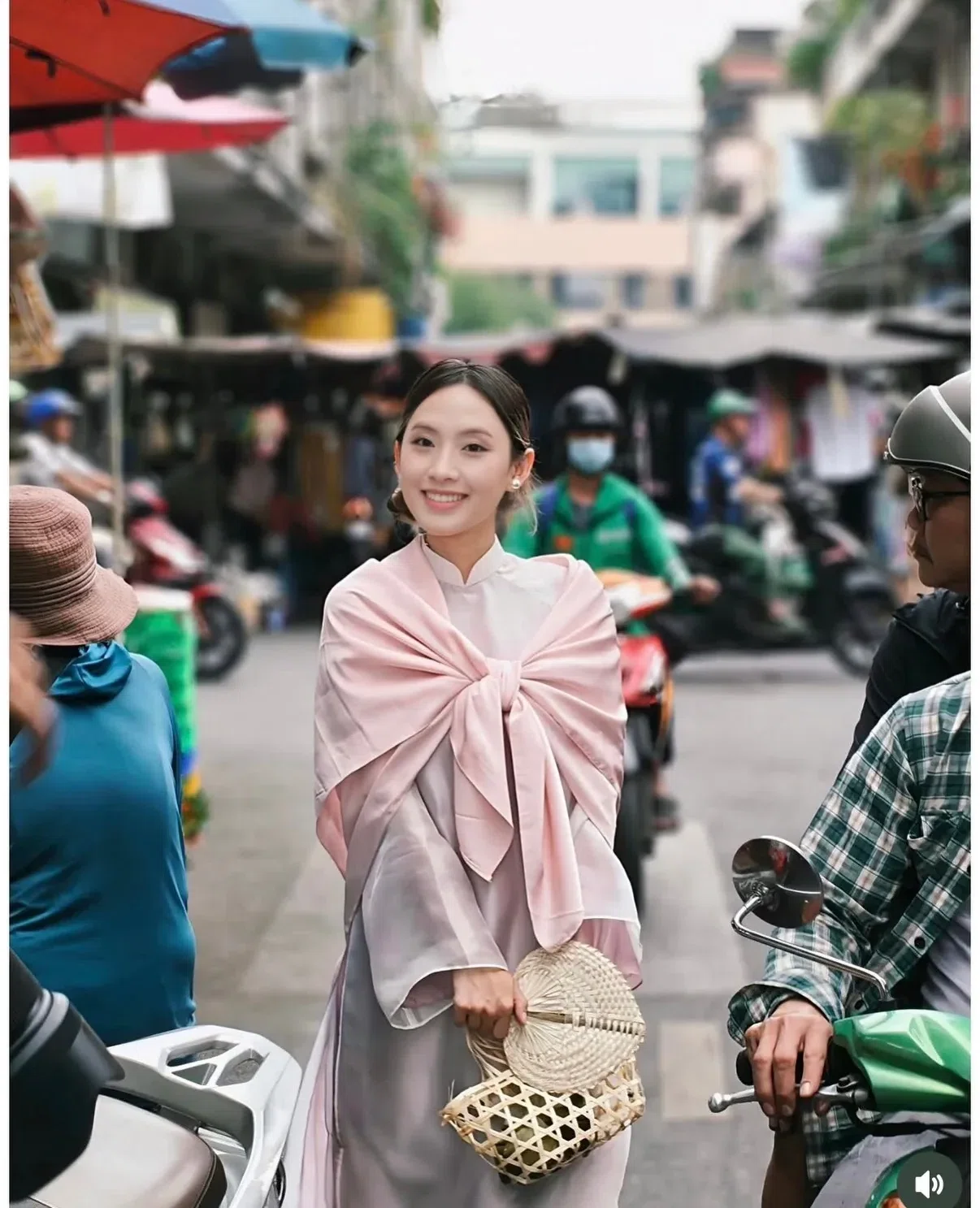 Áo dài Uyển Sa - size M fit M, L 4