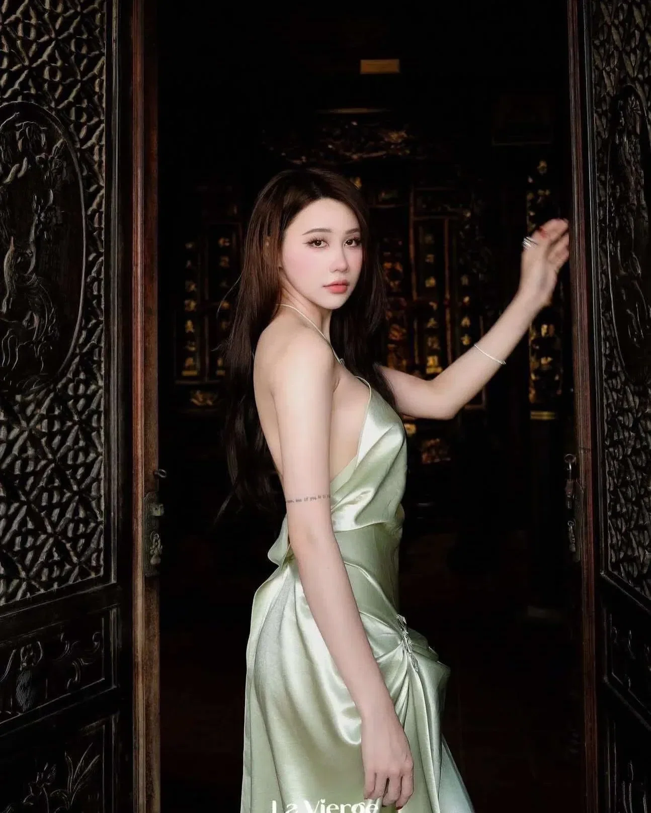 Đồ hè năm nay xinh lắm ạ💐🌷
__________________________
𝐌𝐚̂̃𝐮 𝐭𝐡𝐮𝐞̂: 𝟑𝟓 3