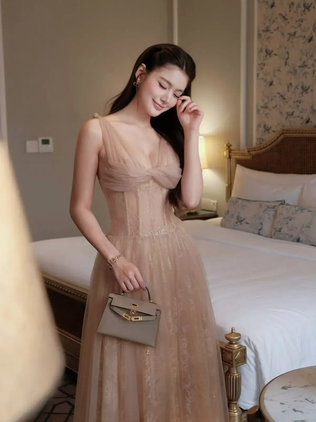 Chouchou V551 Đầm xoắn ngực ren 1