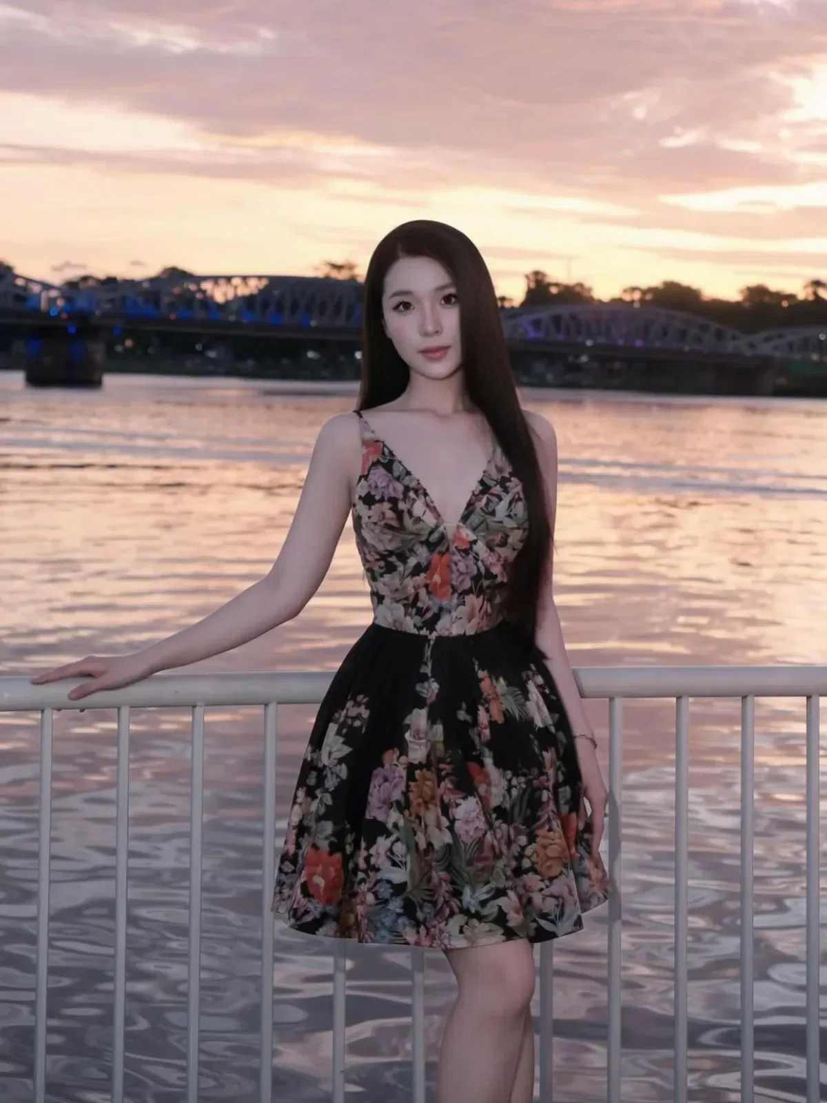 Chouchou V525 Đầm hoa đen 3