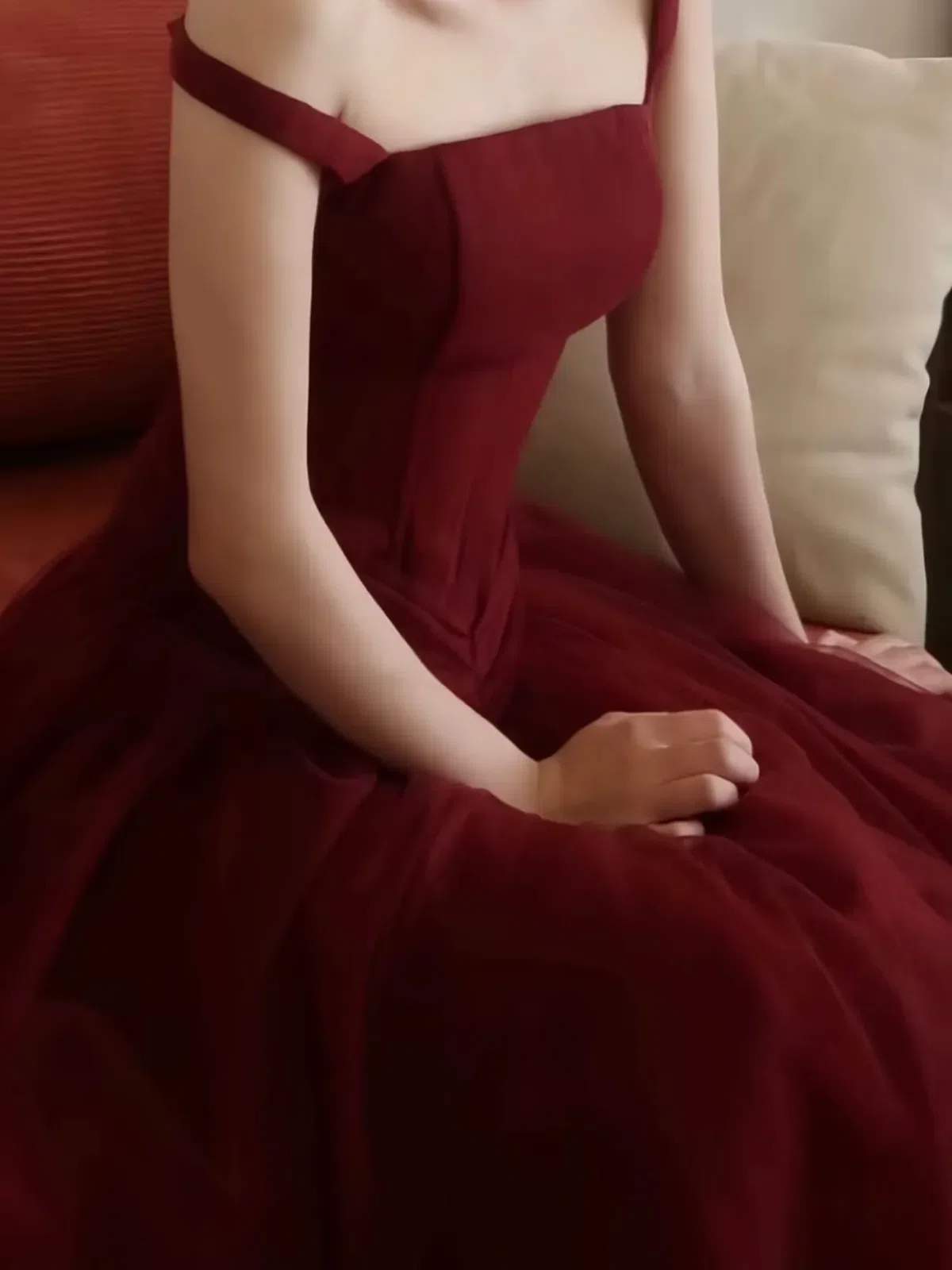 Váy đỏ tiela 4