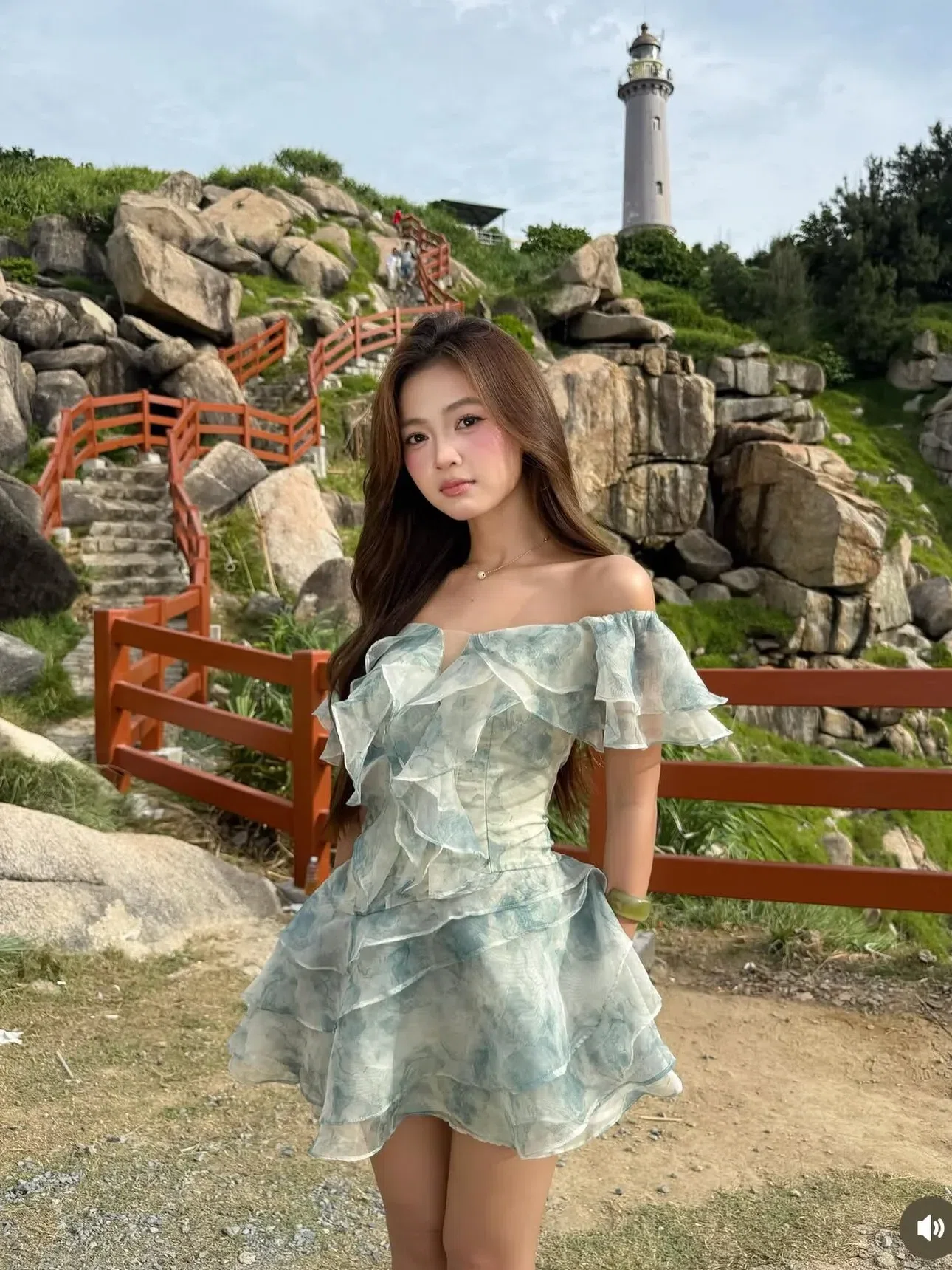 Đồ hè năm nay xinh lắm ạ💐🌷
__________________________
𝐌𝐚̂̃𝐮 𝐭𝐡𝐮𝐞̂: 𝟑𝟓 3