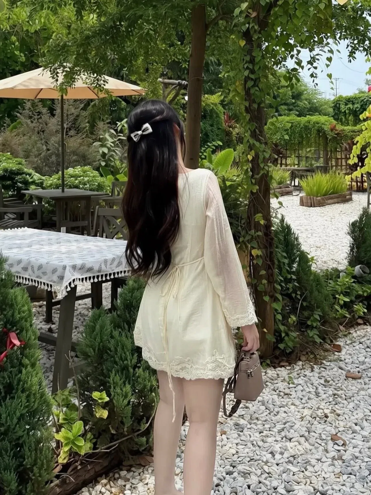 V655 Đầm ren tay dài 6