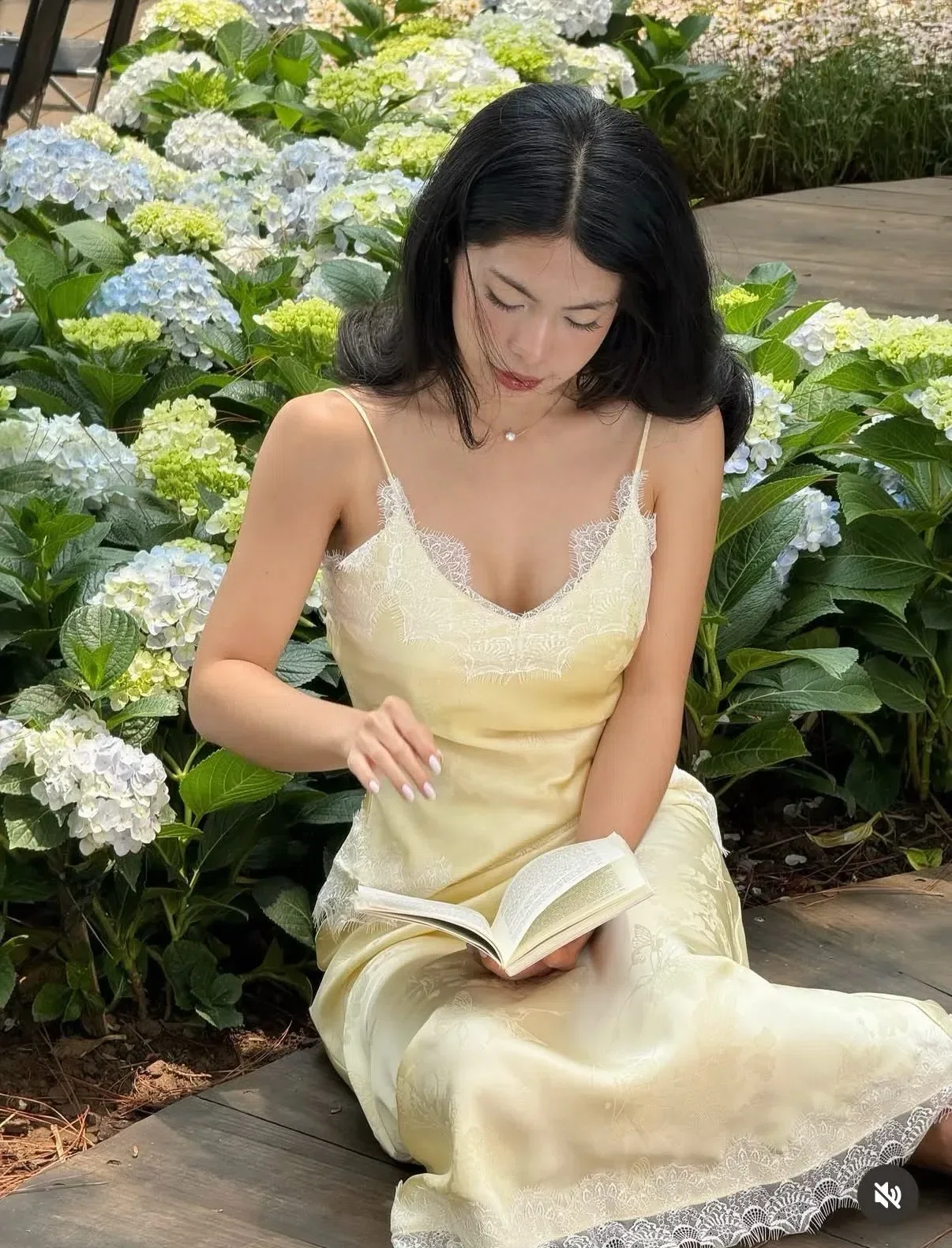 set lụa vàng gà con may 𝑁𝑎̀𝑛𝑔 𝑆𝑢̛𝑜̛𝑛𝑔 6