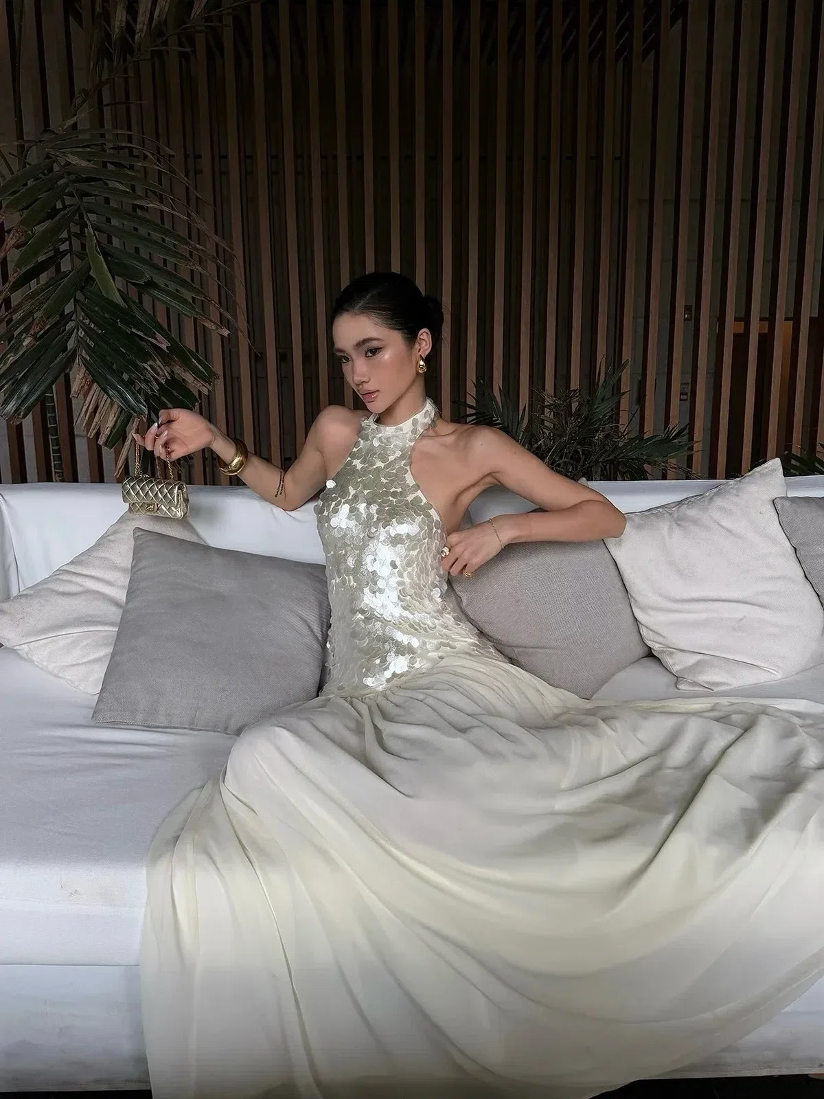 Đầm cổ yếm đính sequin DT0061 1
