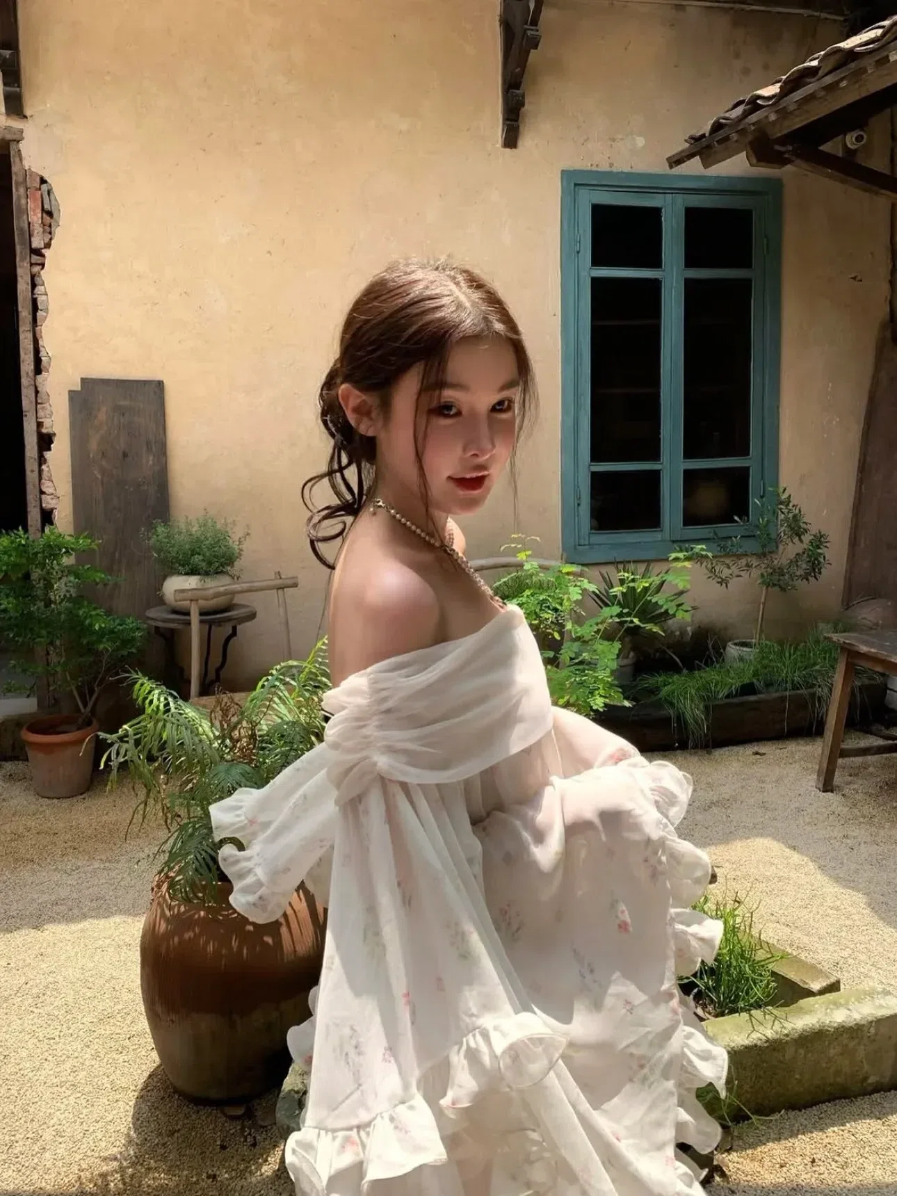 Set này mang zô hoá nàng thơ liền luôn😭
Đồ hè năm nay xinh lắm ạ💐🌷
__________ 1