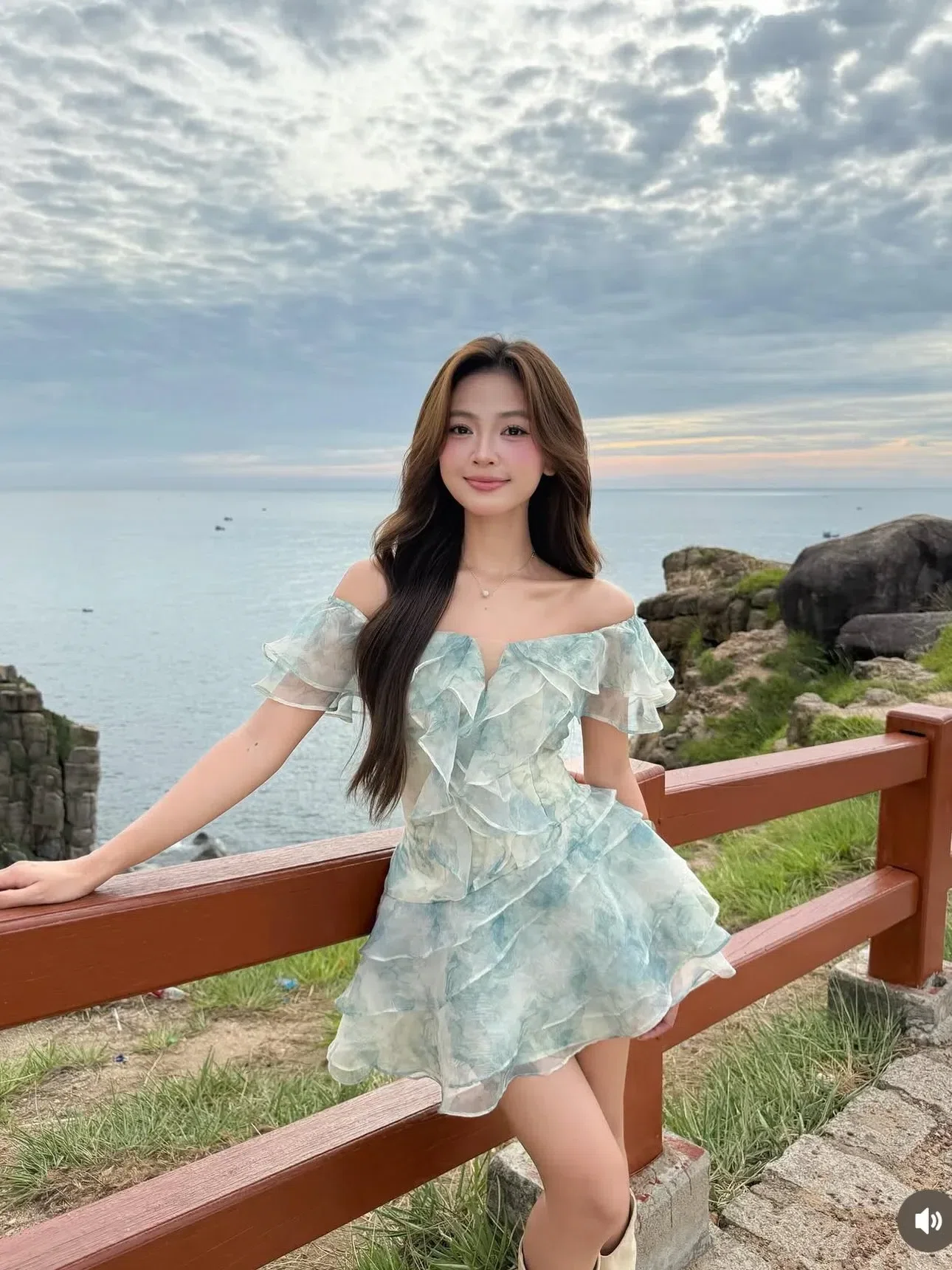 Đồ hè năm nay xinh lắm ạ💐🌷
__________________________
𝐌𝐚̂̃𝐮 𝐭𝐡𝐮𝐞̂: 𝟑𝟓 1