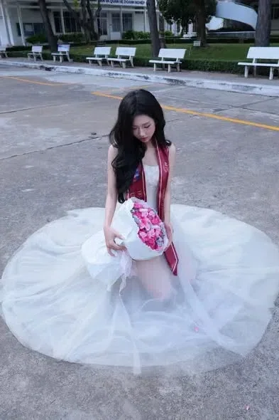 Roselia Vintage Liora Dress 4