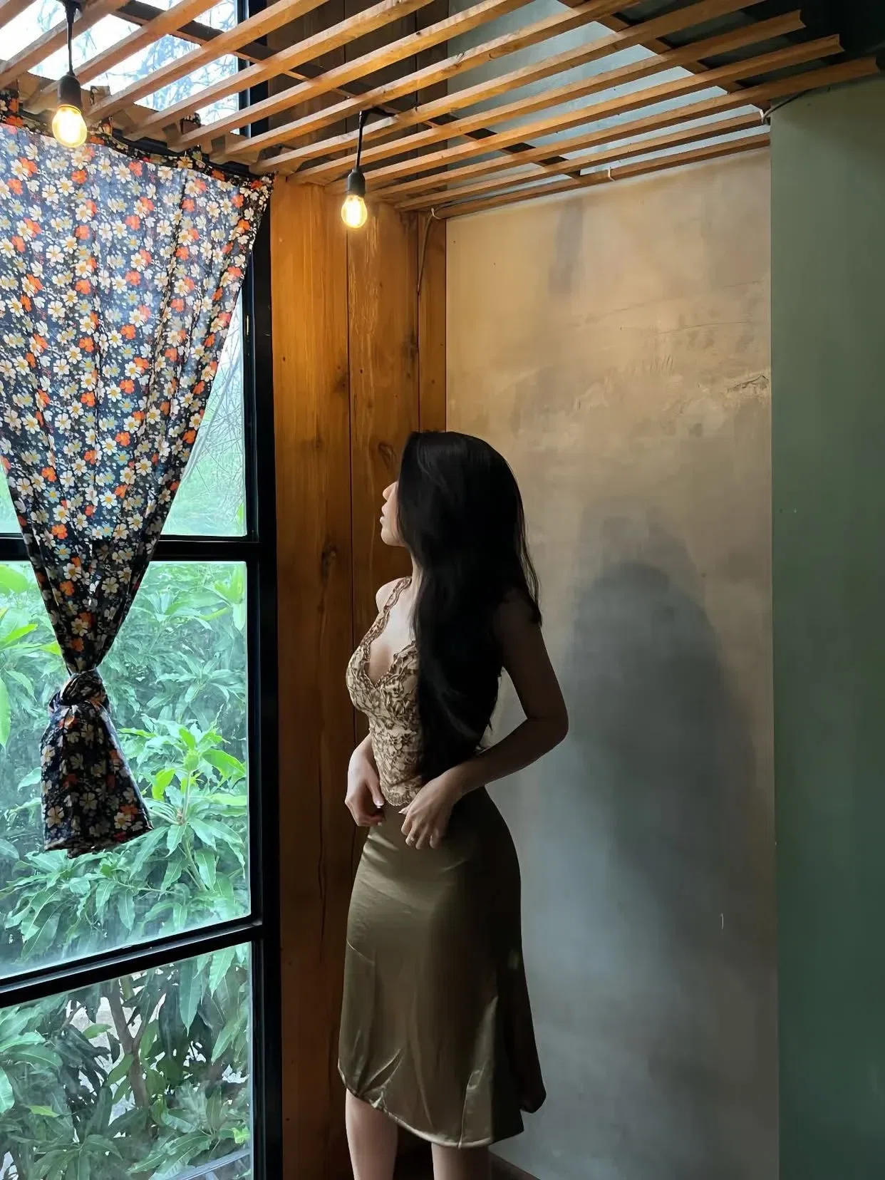 Áo váy lụa nâu 2
