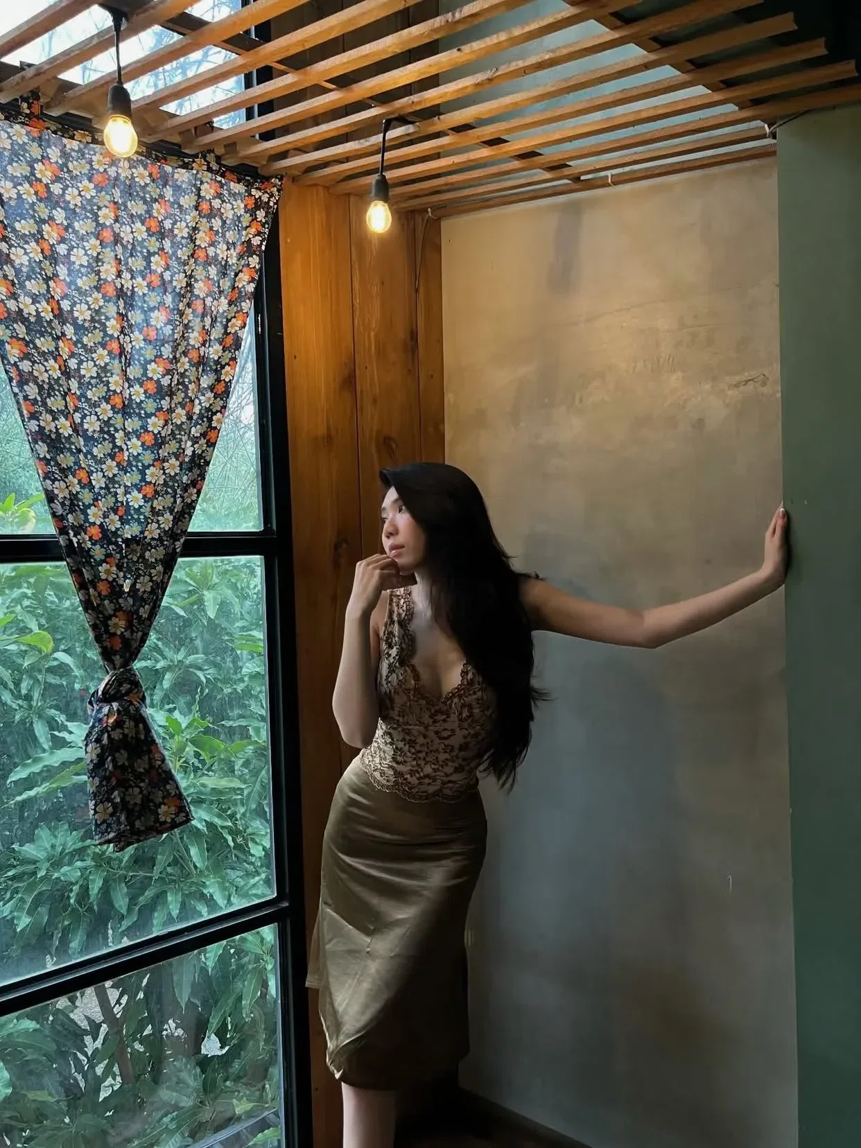 Áo váy lụa nâu 1