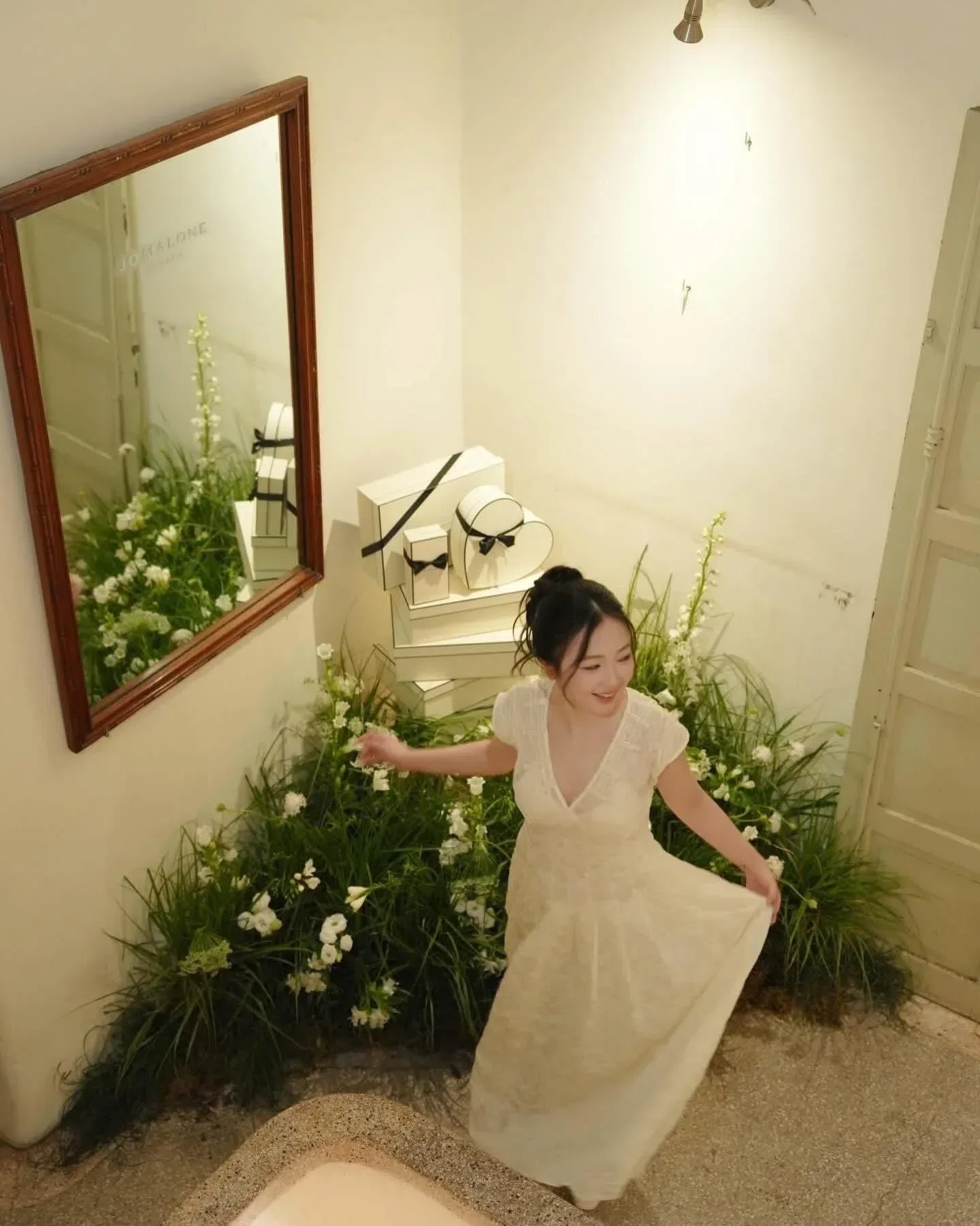 Đầm Thi nhà Feng.atelier tiệm sẵn màu xanh lá + be + đen cực xinhh ạ 18