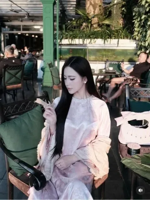 Outfit đi đám cưới bạn thân 2