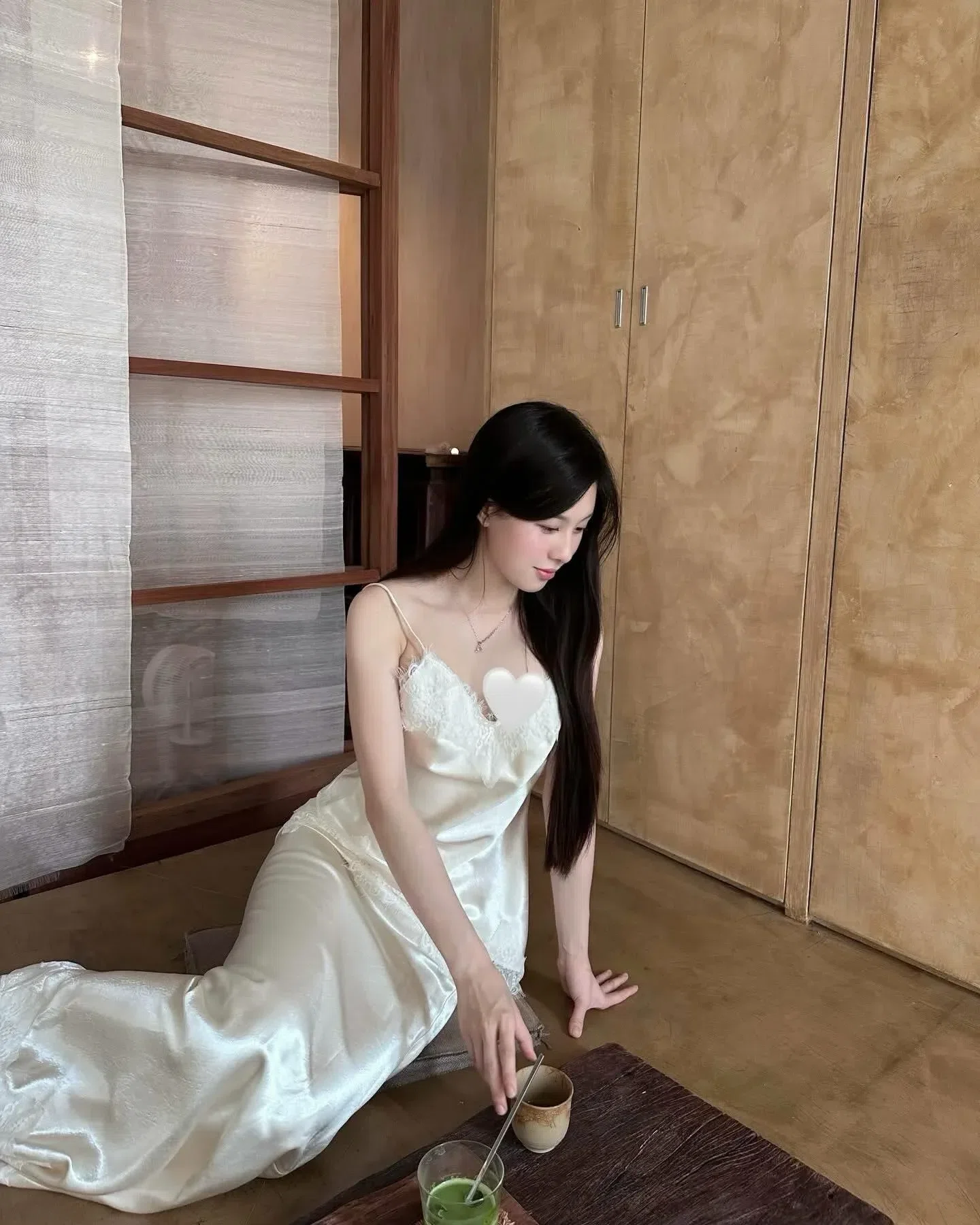 Áo lụa dây viền ren x Chân váy lụa đuôi cá 4