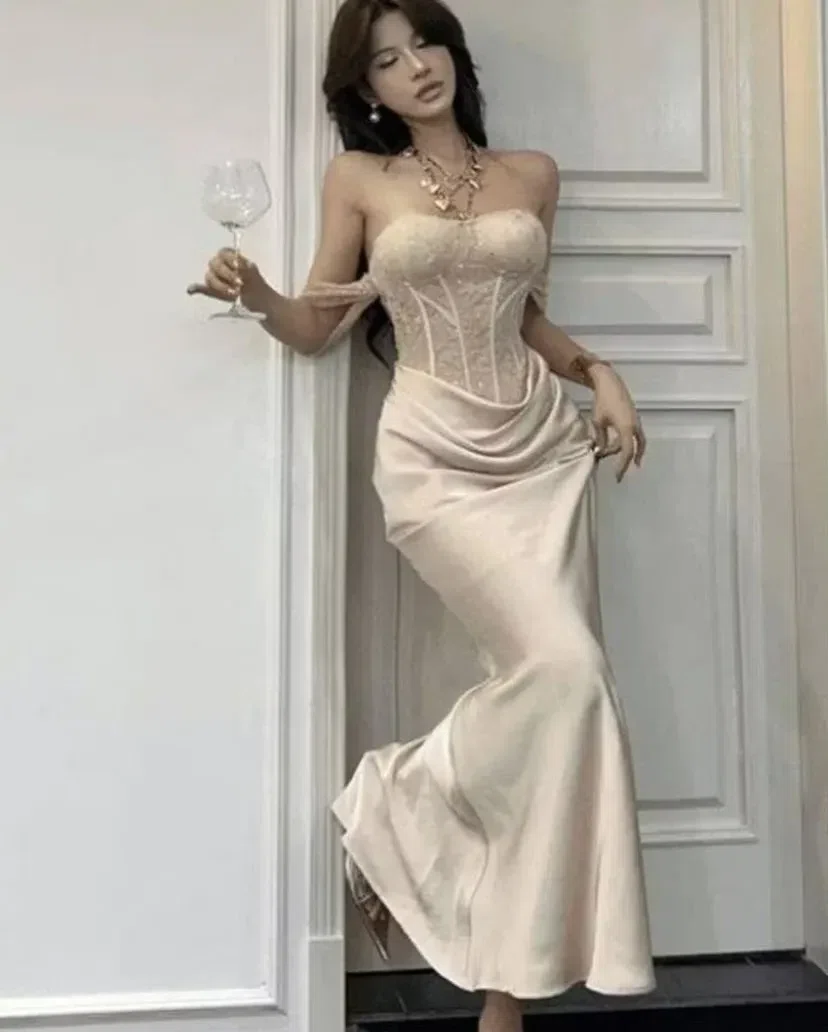 80/1ngày eo:62 ngực :82 dài váy 126 1