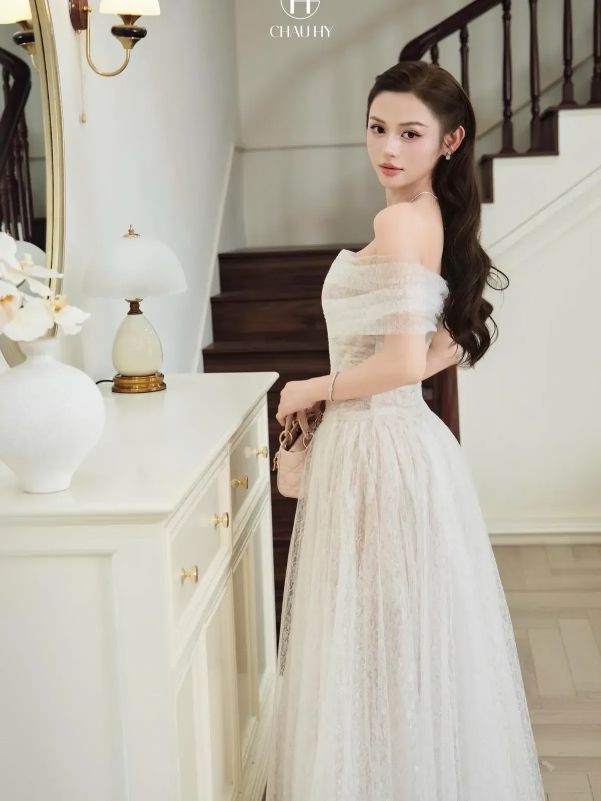 🎀Mã Sp: V077
🎀Size: S
💰Giá thuê: 160k/ngày, ngày tiếp theo +30k
💰Cọc: 500k
2